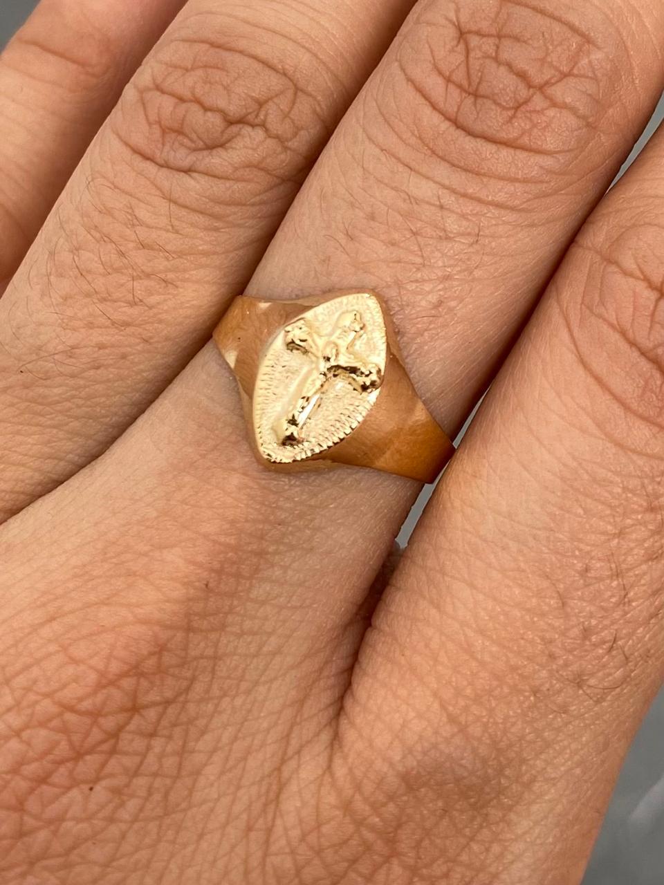 Anillo Cristo 1.5gr / Talla 6 1/2 — Oro Amarillo