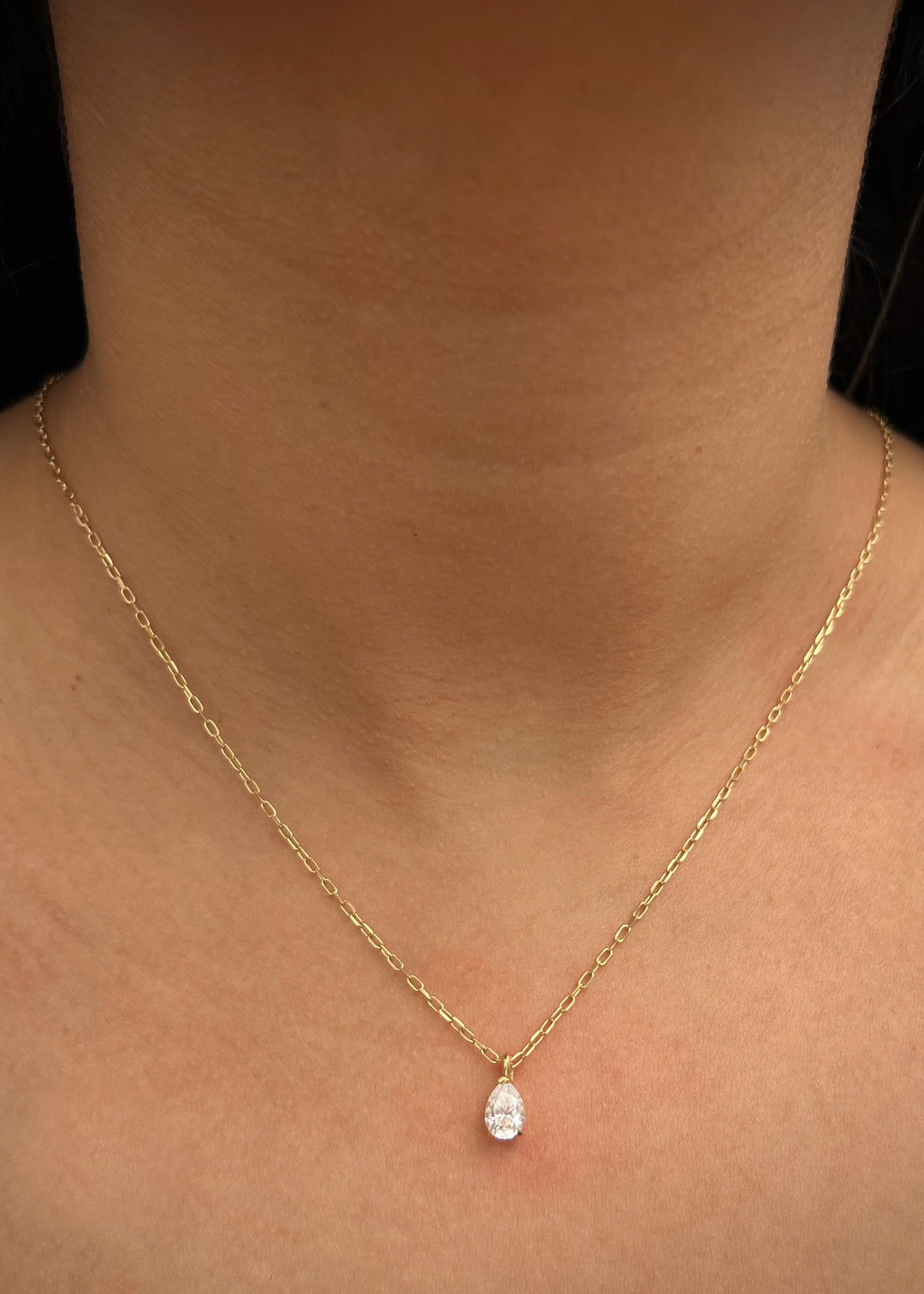 Dije 168pts de Moissanita 0.8gr / Largo 1.2cm — Oro Amarillo