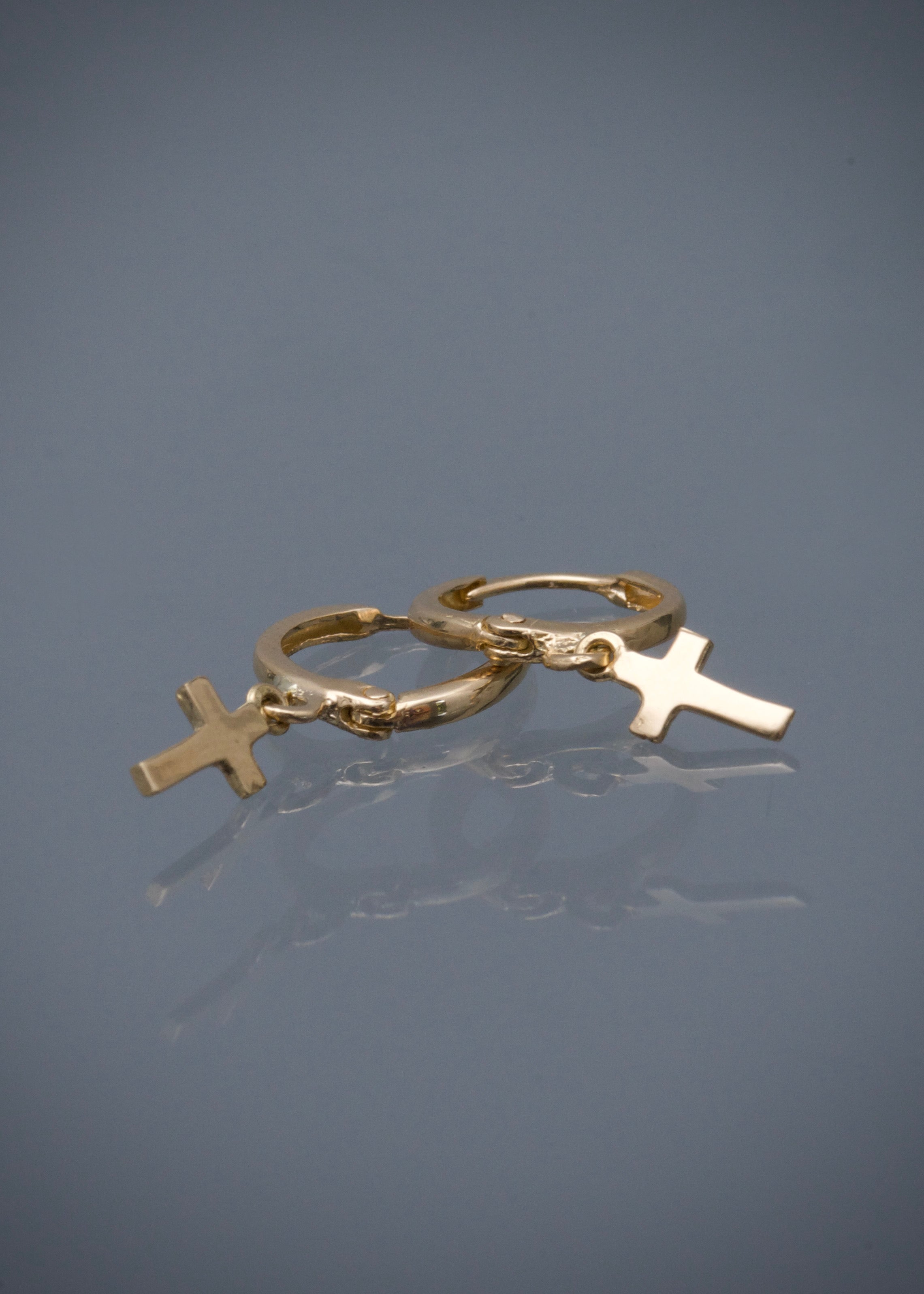 Candongas cruz 1.2gr / Largo 2cm / Oro Amarillo Nac M