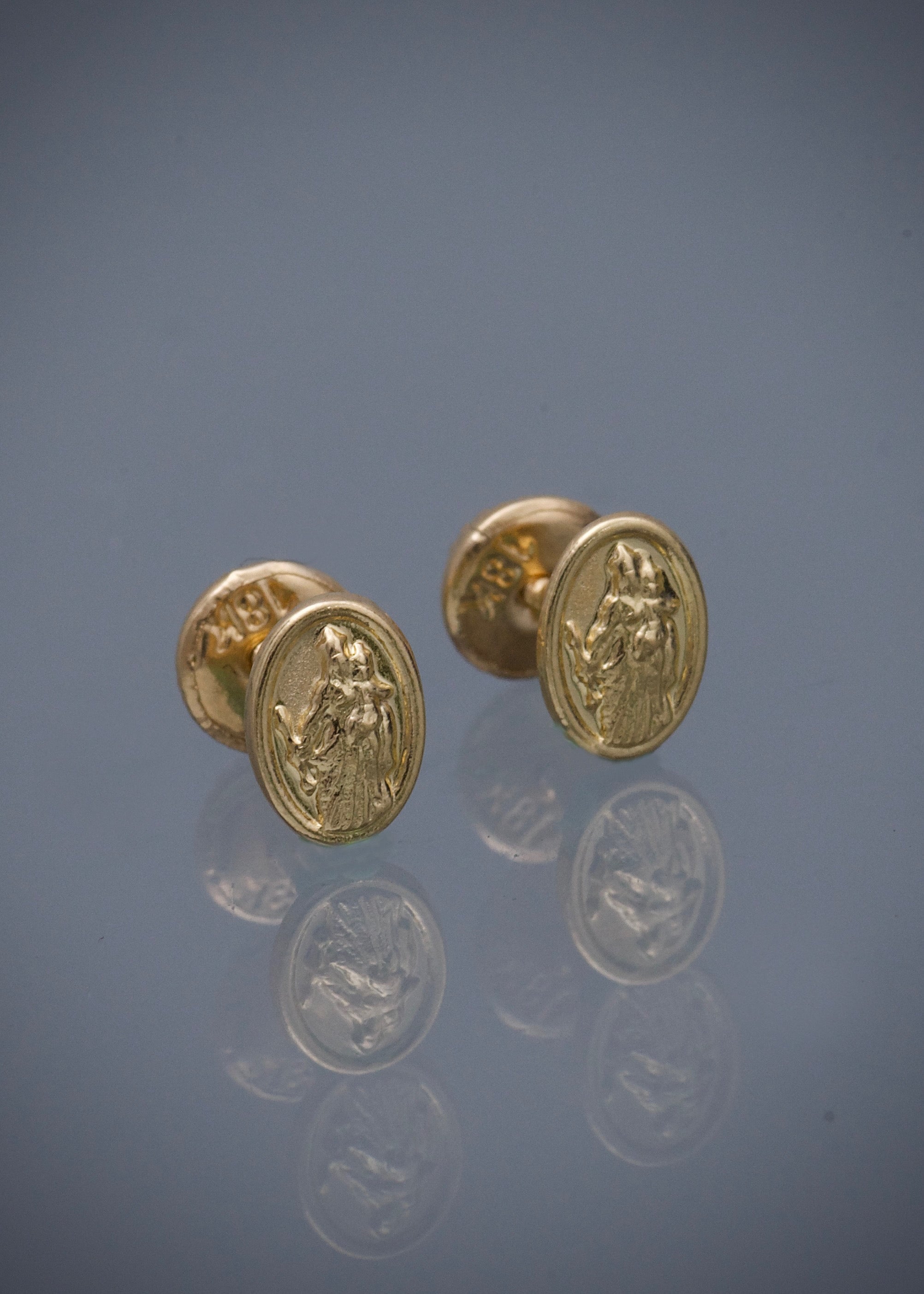 Topos virgen maria auxiliadora 0.6gr / Largo 0.69cm / Oro Amarillo Nac M