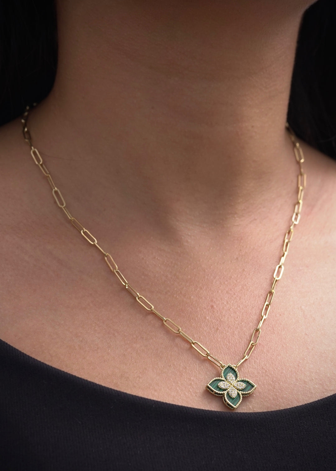 Cadena lucky clover piedra verde 5.4gr / Largo 50cm — Oro Amarillo