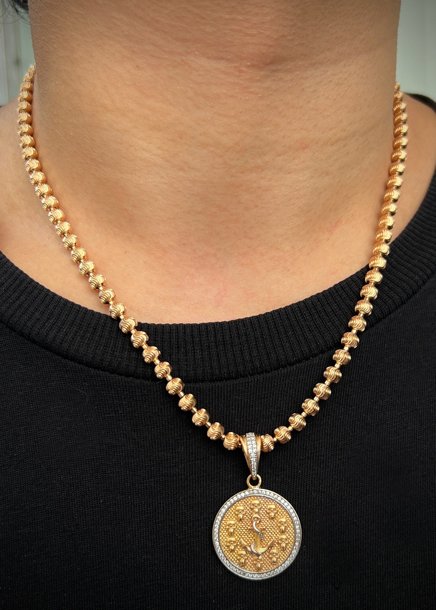 Dije MEDALLA DE ANCLA 8.6gr / Largo: 3.9cm / Dos Oros Nac M