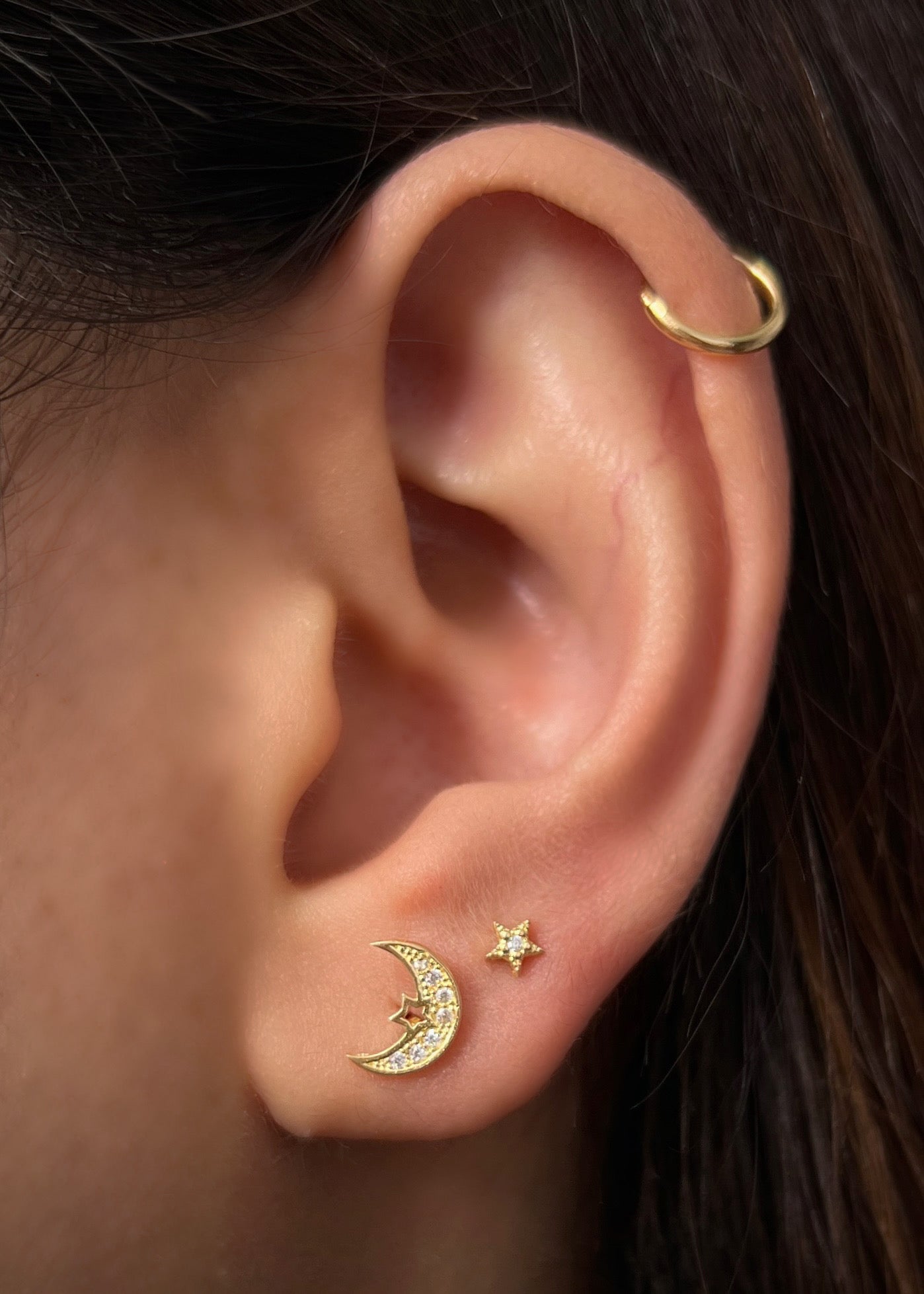 Topo luna con swarovski blanco 0.95gr / Largo 0,7cm / Oro Amarillo Nac B