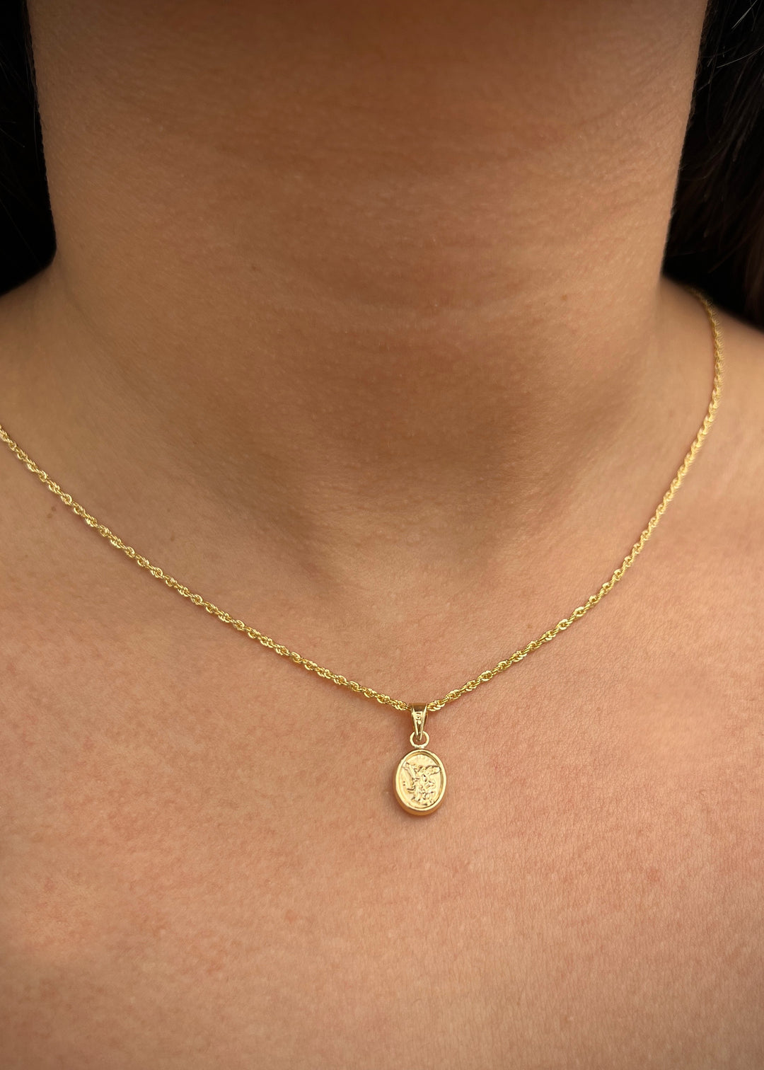 Dije arcangel San Miguel 0.45gr / Largo 1.7cm — Oro Amarillo