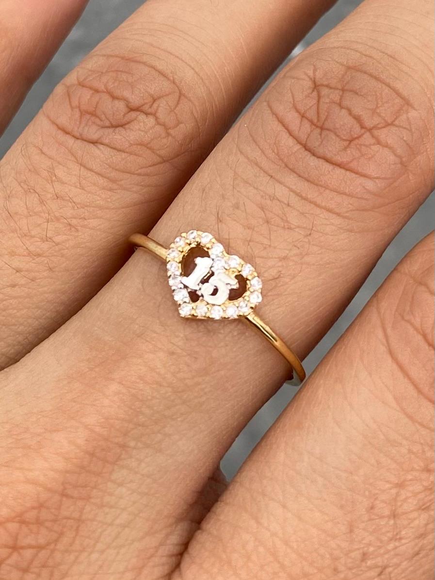 Anillo 15S con swarovski blanco 1.2gr / Talla 7 1/2 — Oro Amarillo
