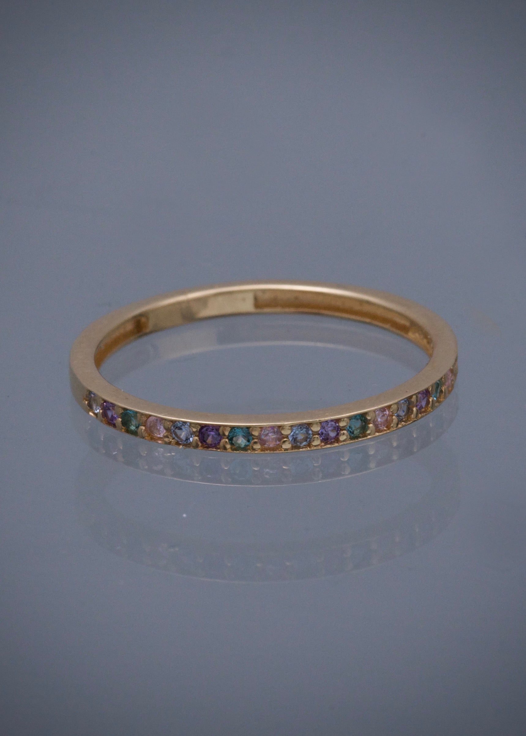 Anillo con Swarovski multicolor 1.3gr / TALLA 6 1/4 / Oro Amarillo Nac*