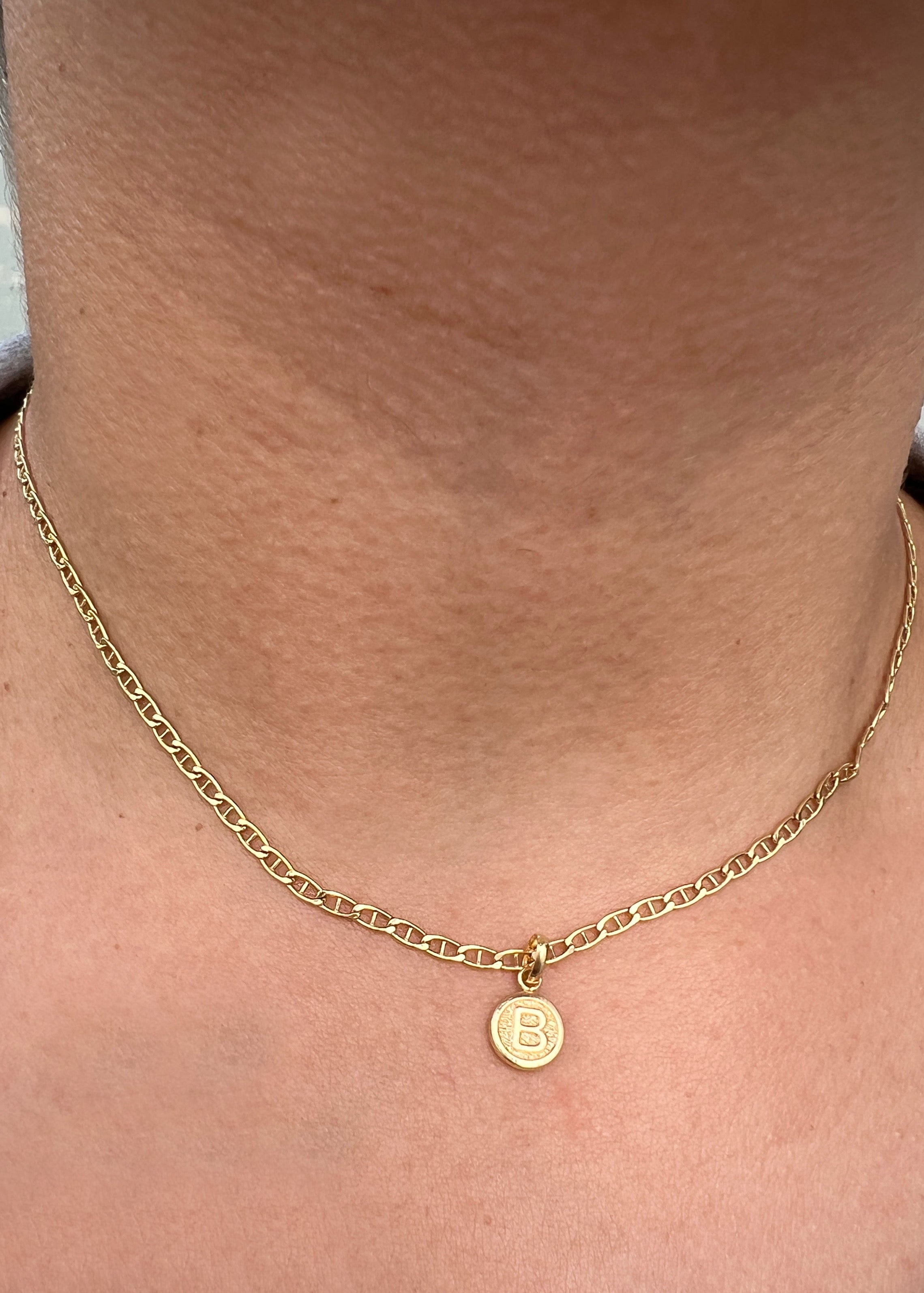 Dije letra B 0.35gr / Largo 1.5cm / Oro Amarillo Nac M