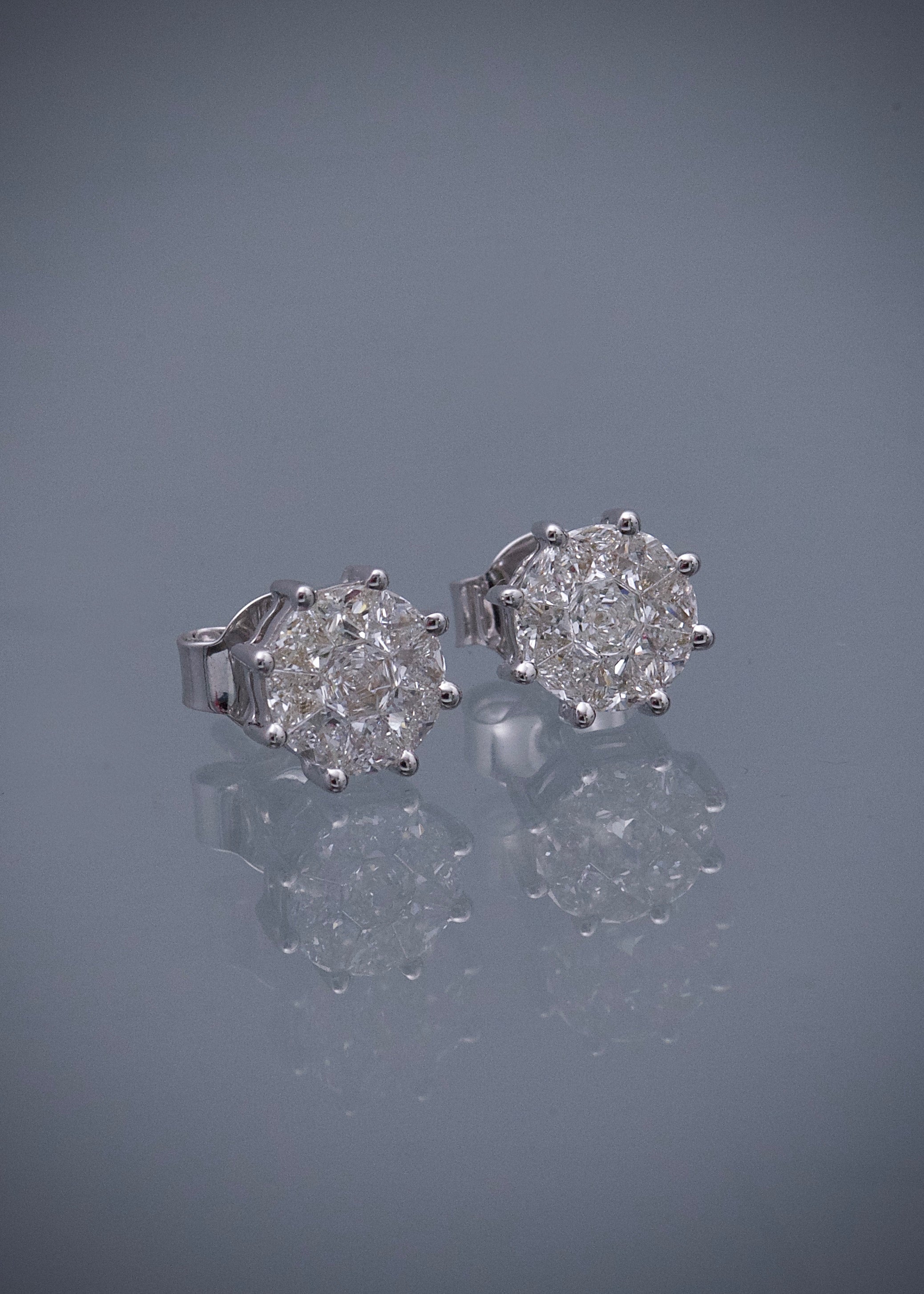 Topos con 135pts de diamantes 1.7gr / Largo 0.74cm / Oro Blanco Nac (Joya) B