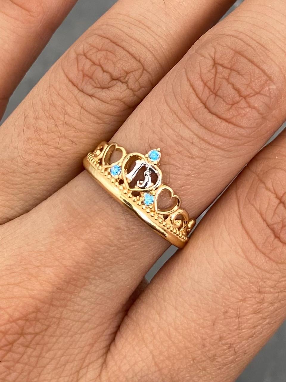 Anillo 15s con swarovskis azul 2.75gr / Talla 6 1/4 — Oro Amarillo