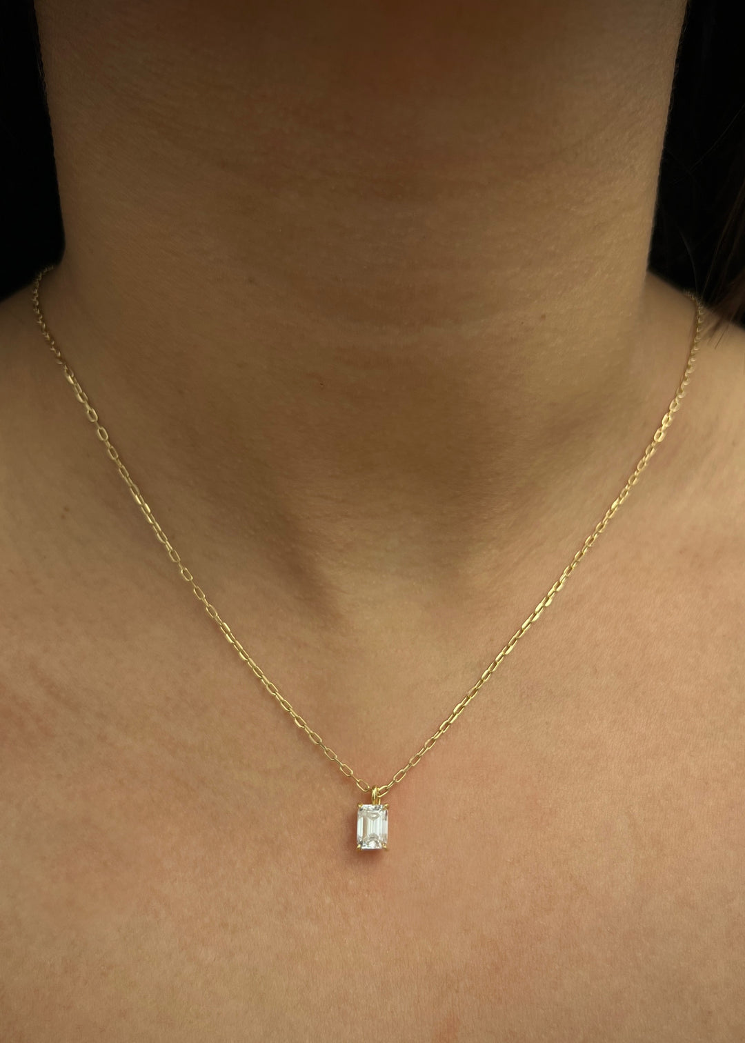Dije con 100pts de moissanita 0.6gr / Largo 1cm — Oro Amarillo