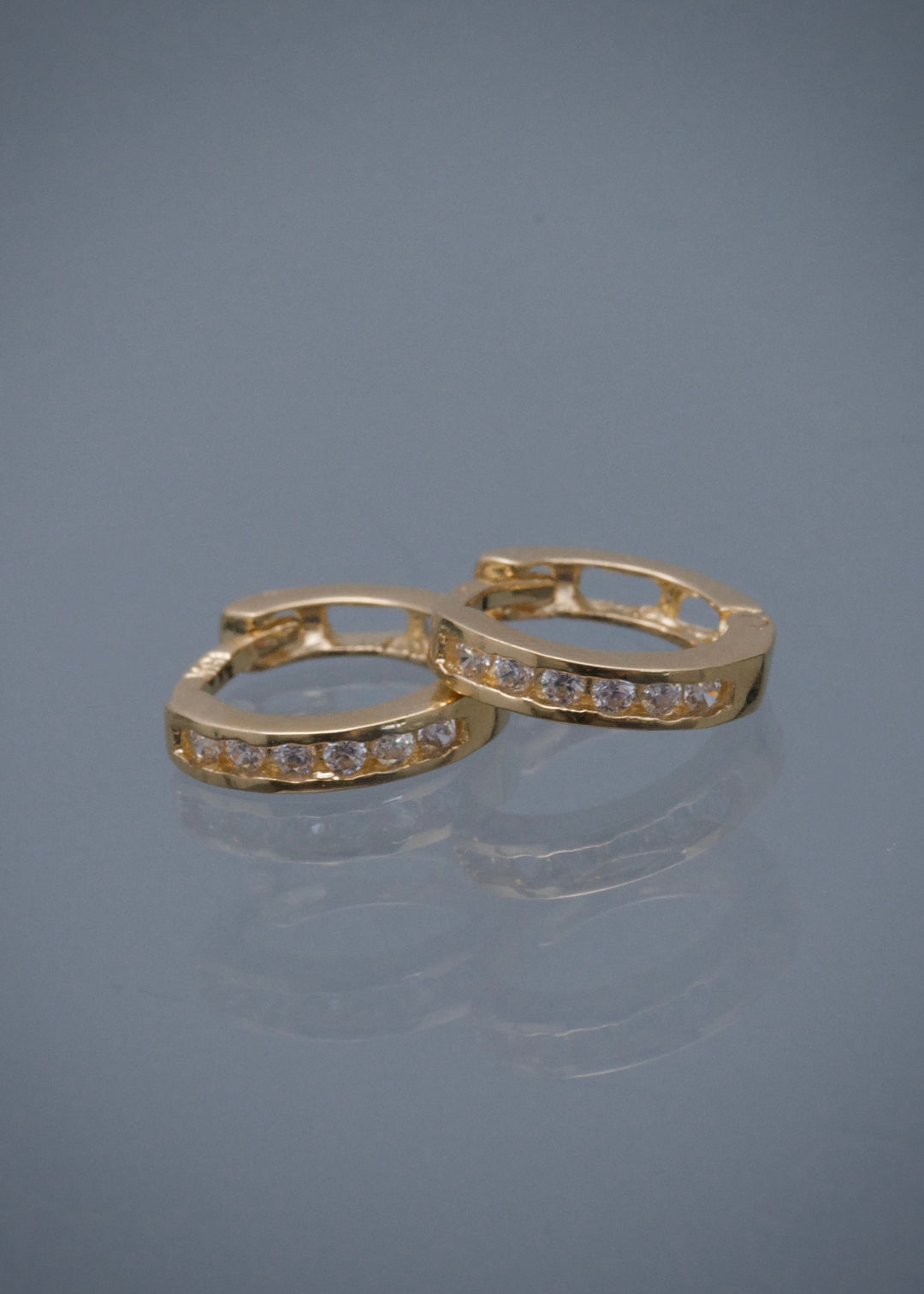 Candongas con Swarovski Blanco 1.25gr / 1cm / 2mm — Oro Amarillo