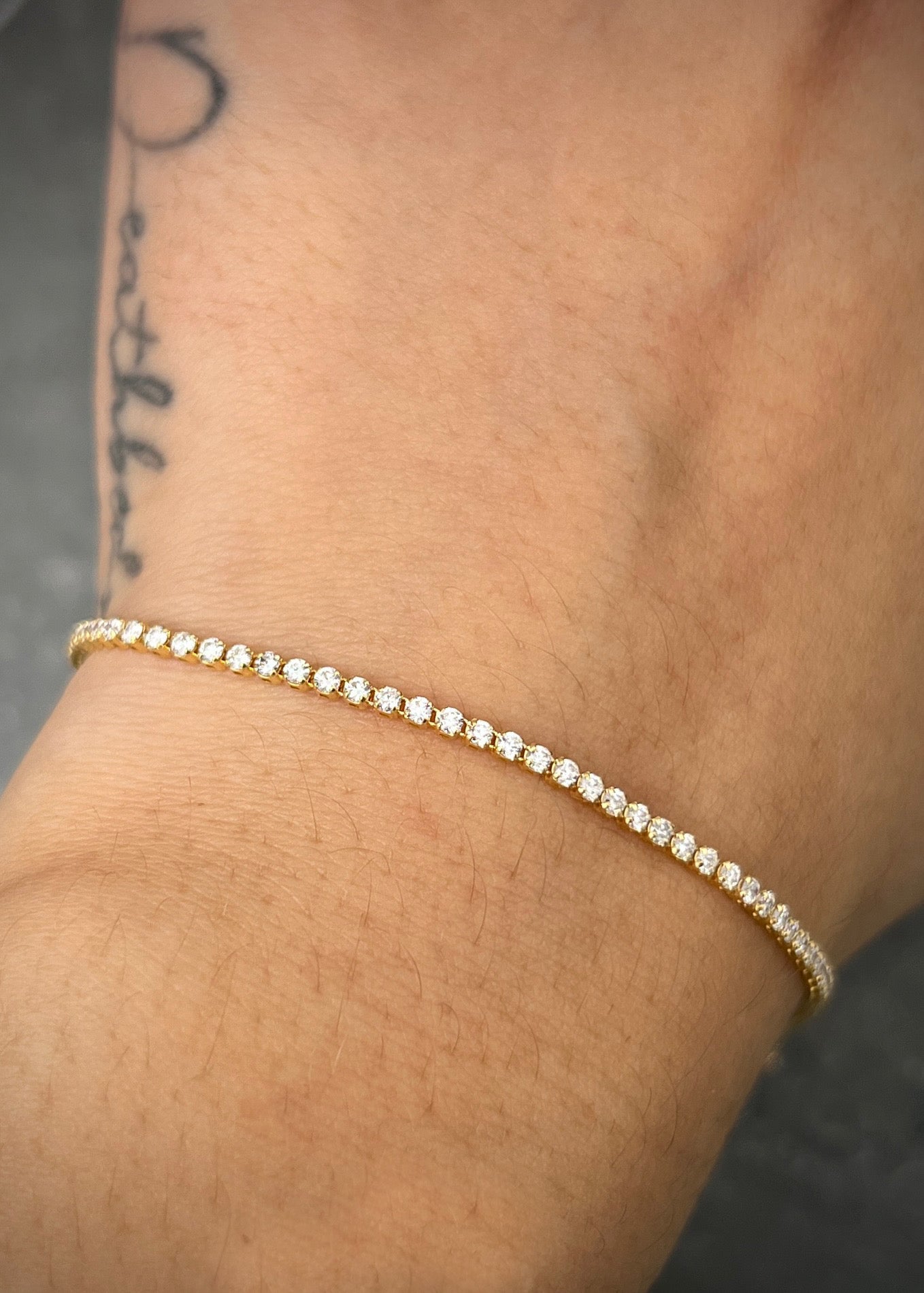 Pulso tenis con 122pts de diamantes 2.05gr / Largo 18cm / Oro Amarillo (Joya) M