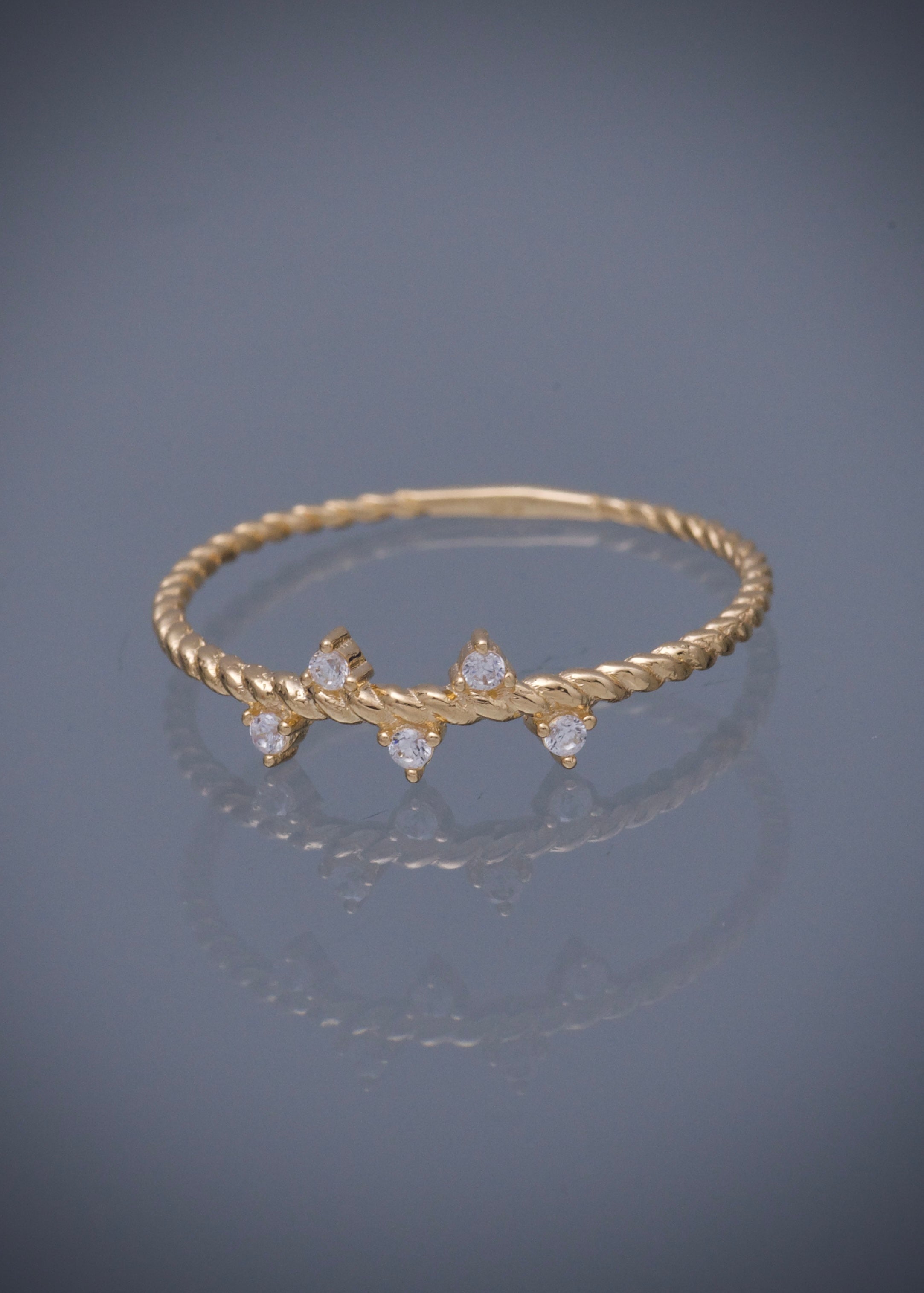 Anillo entorchado con swarovski blanco 0.75gr / TALLA 6 / Oro Amarillo Nac*