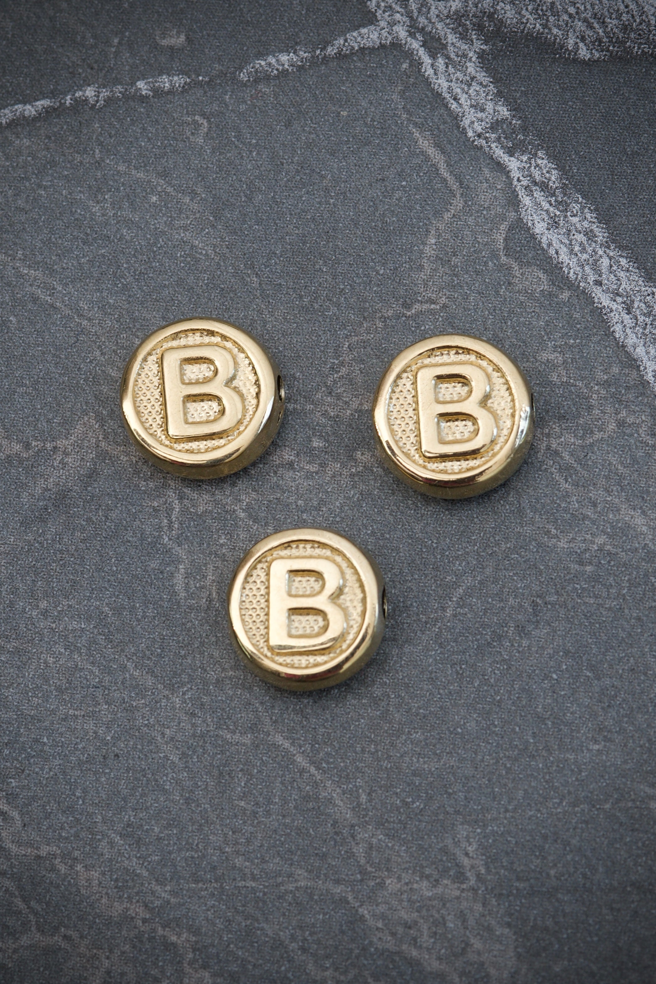 Herraje Tambor De LEtra B 0.35gr / Largo 0.8cm — Oro Amarillo