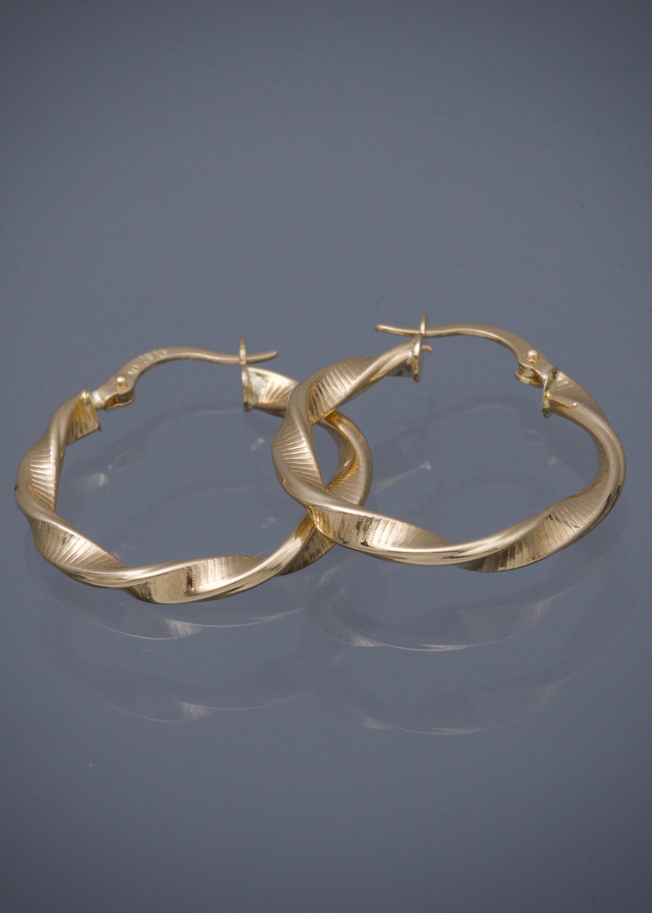 Candongas semi entorchadas 2.15gr / Largo: 2.8cm / Oro Amarillo Nac B