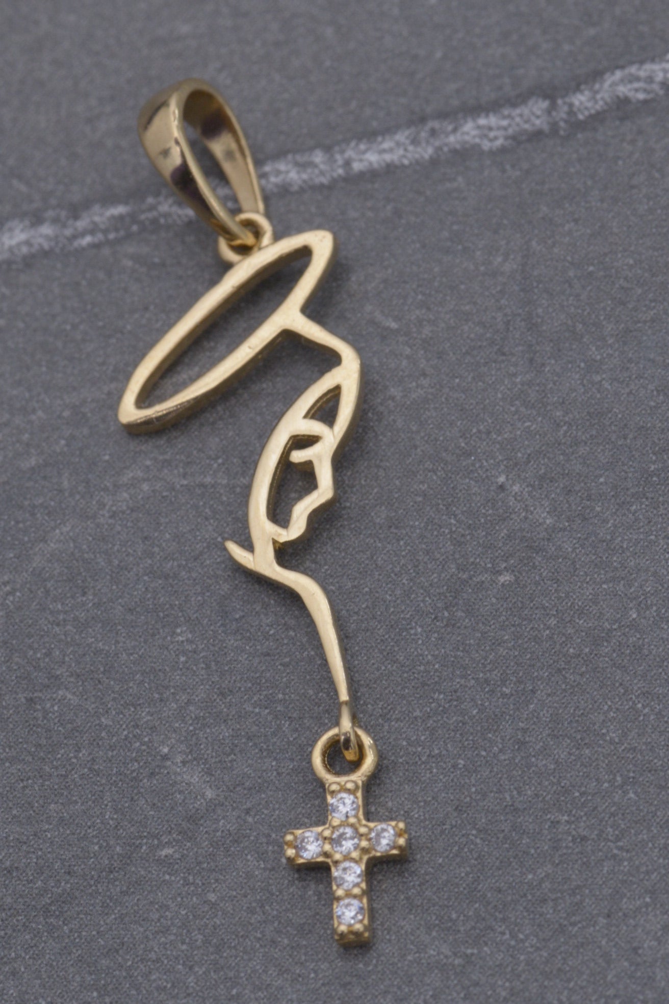 Dije virgen maria con swarovski blanco 1.05gr / Largo 3.5cm / Oro Amarillo Nac P