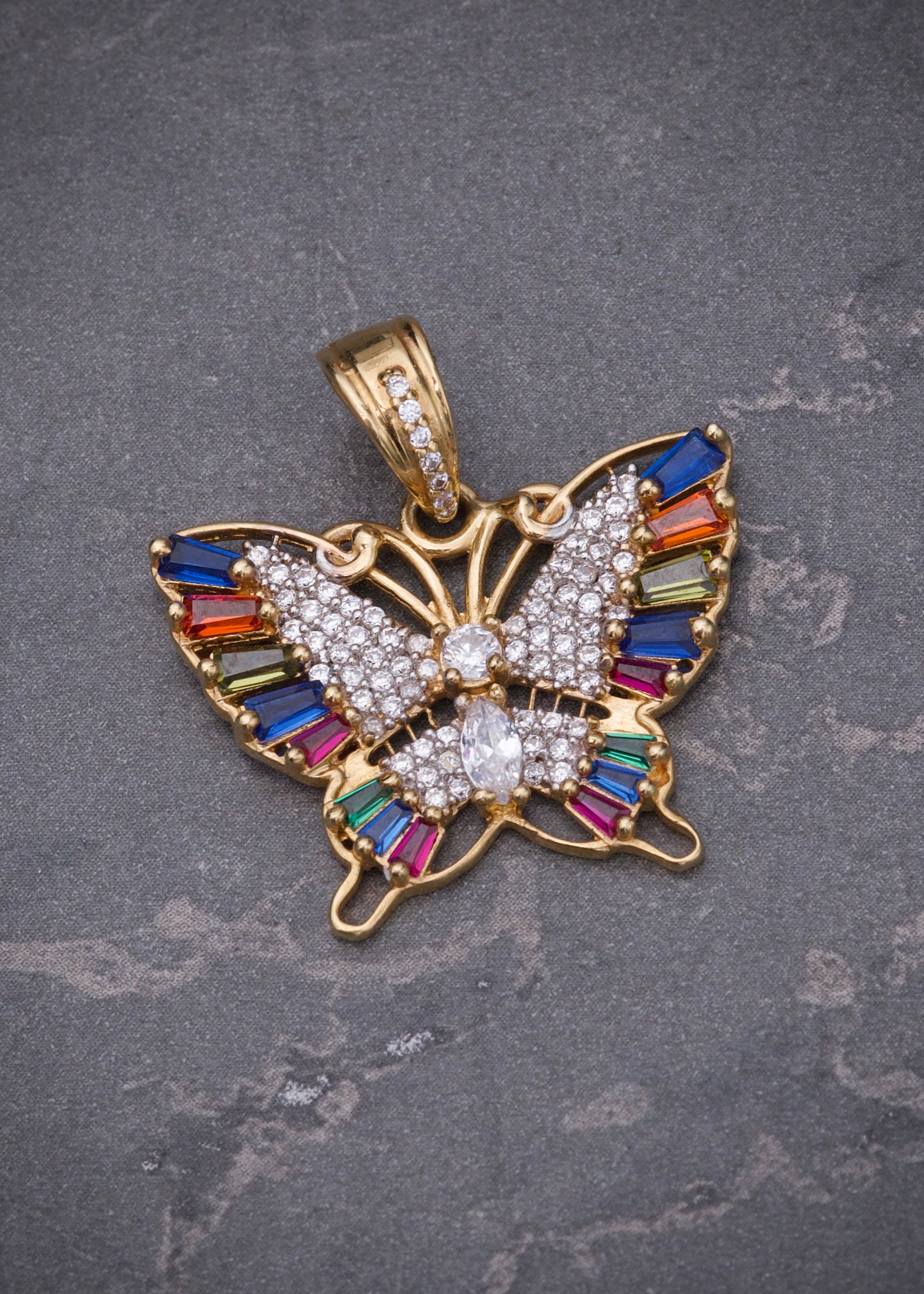 Dije mariposa con swarovski multicolor 5.1gr / Largo 2.7cm / Oro Amarillo Nac B