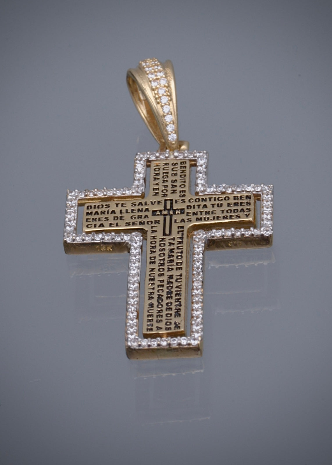 Dije cruz con oracion y swarovski blanco 9.75gr / Largo 4.7cm / Oro Amarillo Nac M
