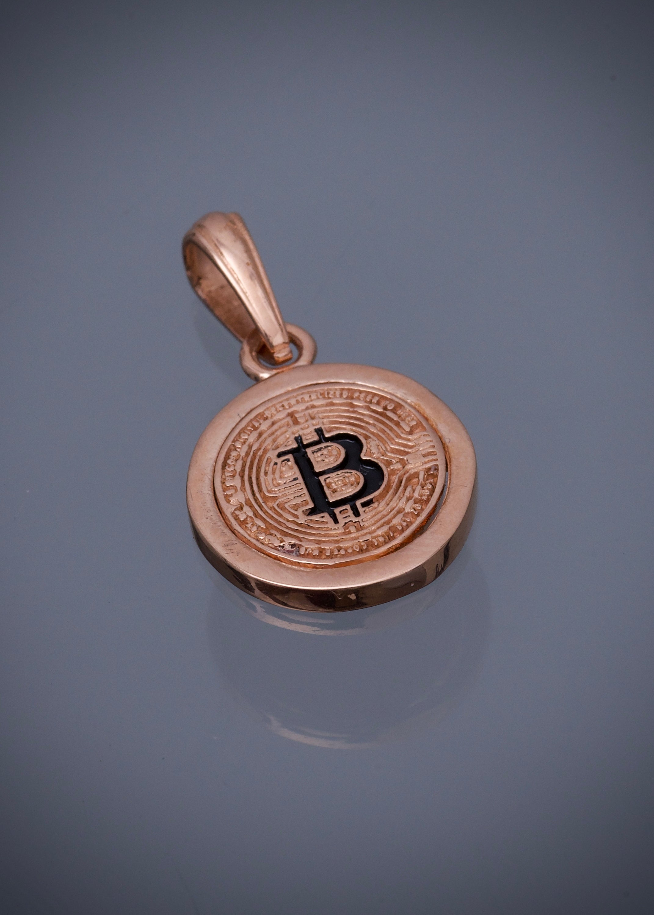 Dije bitcoin 2.65gr / LArgo 2.3cm / Oro Rosado Nac B