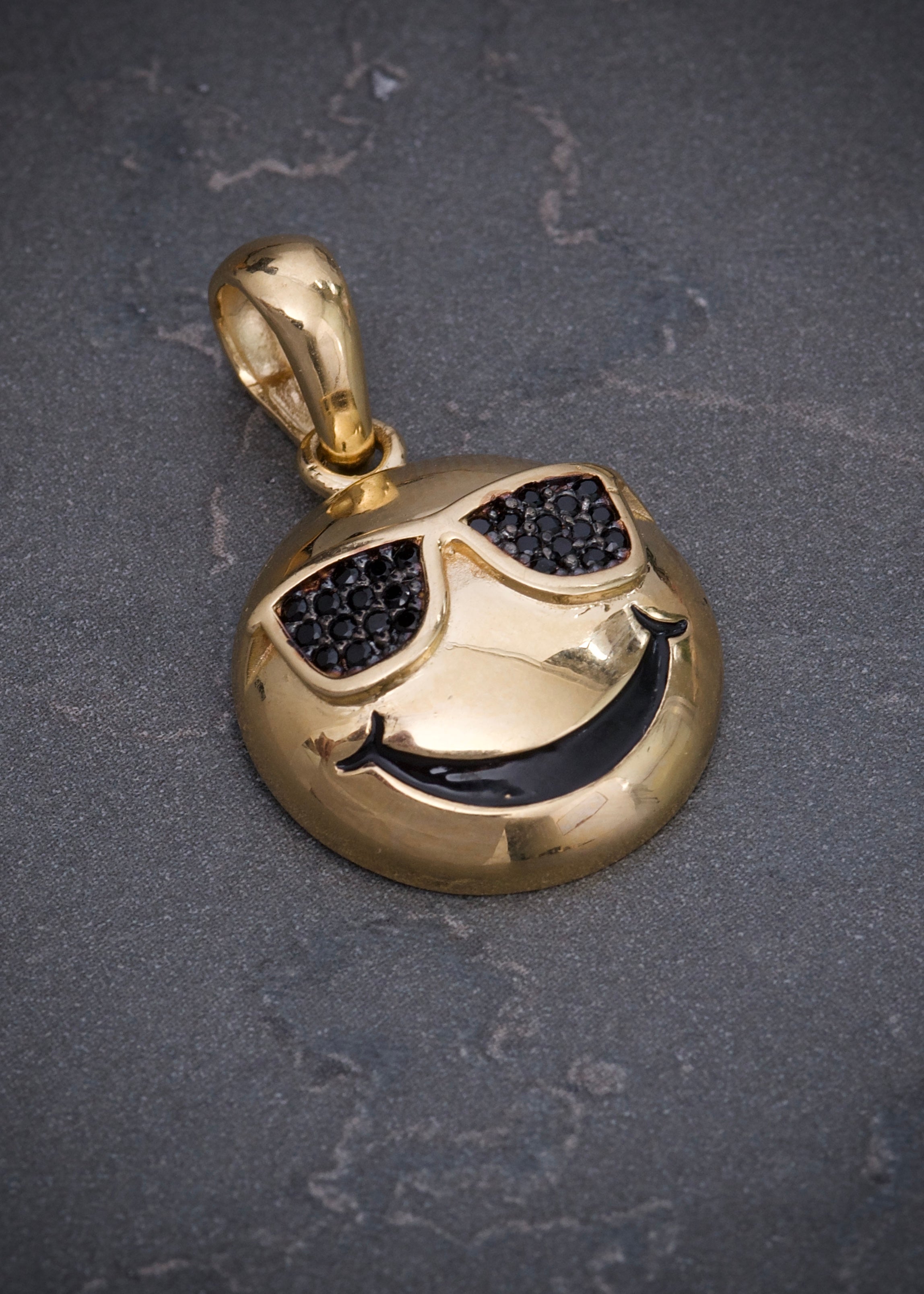 Dije emoji 3.4gr / Largo 2.6cm / Oro Amarillo Nac B