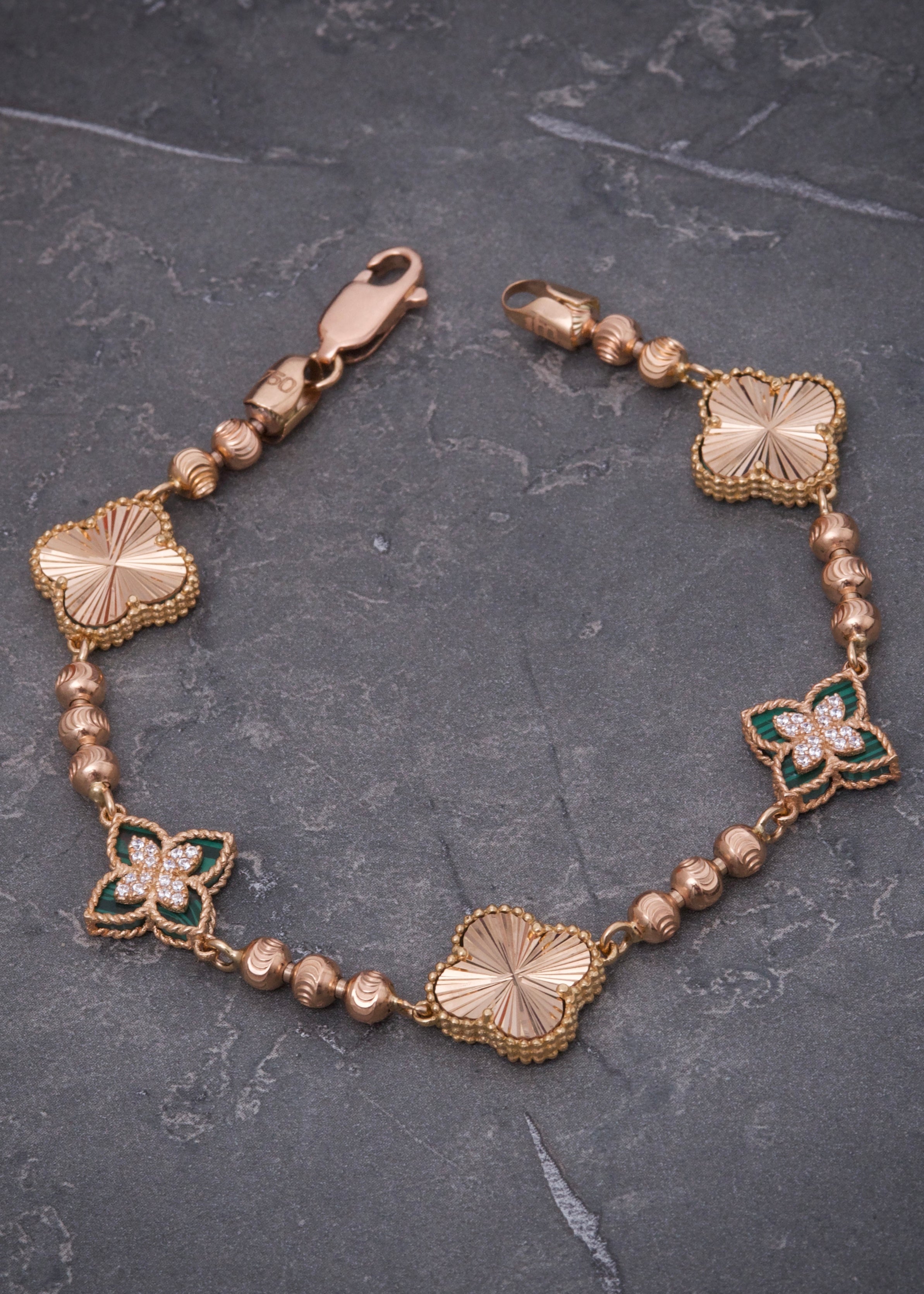 Pulso lucky clover piedra verde 14gr / Largo 19.5cm / Oro Rosado Nac M