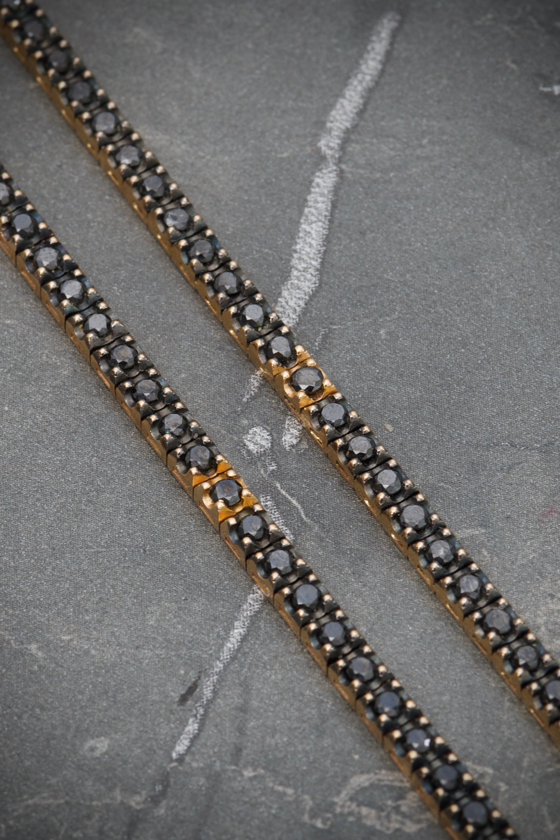 Cadena tenis con 7.58Qts de diamante negro 33gr / Largo 65cm / Oro Amarillo (Joya) P