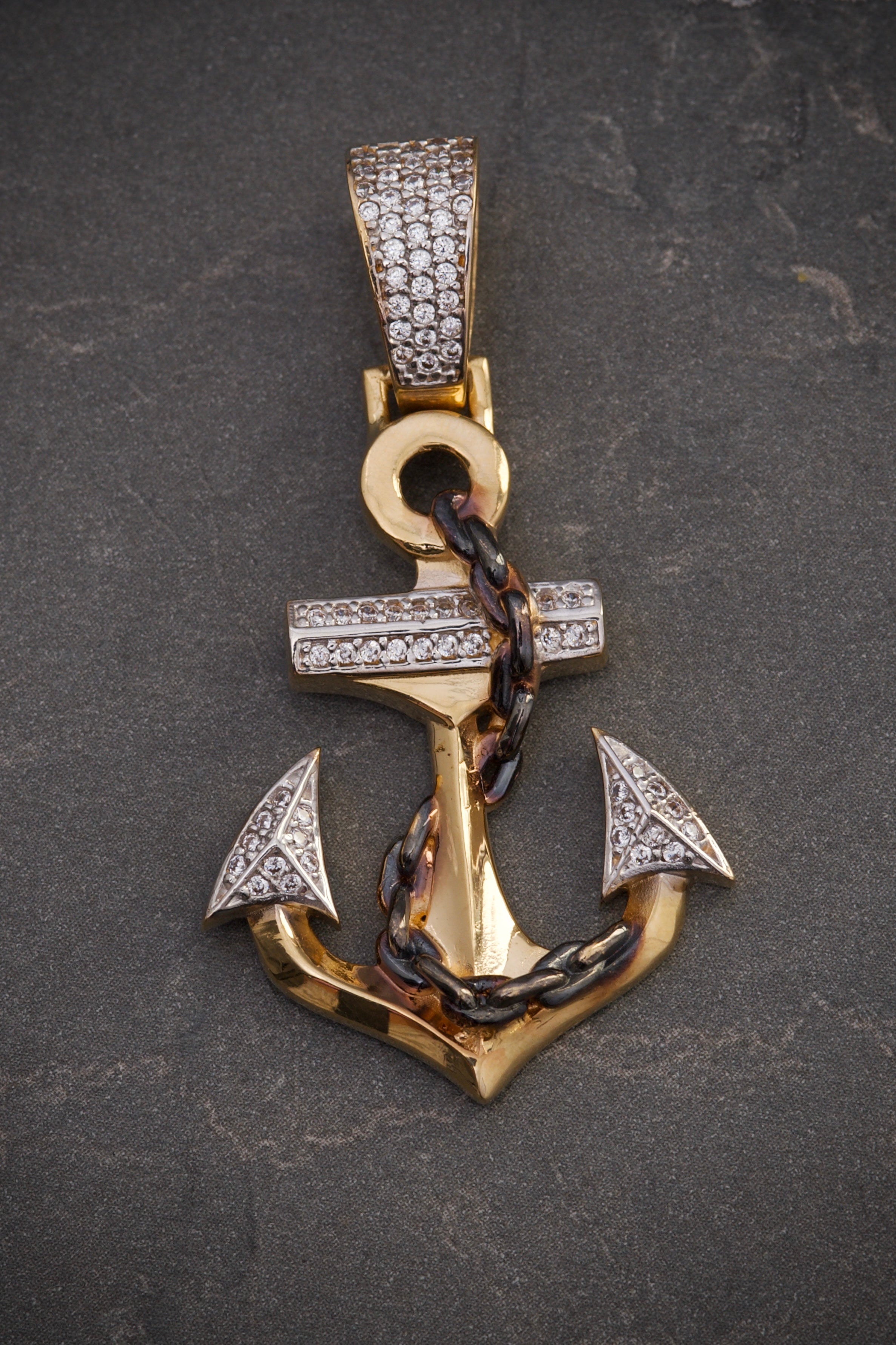 Dije ANCLA Con SWarovski Blanco 7.7gr / Largo 4.5cm / Oro Amarillo Nac P