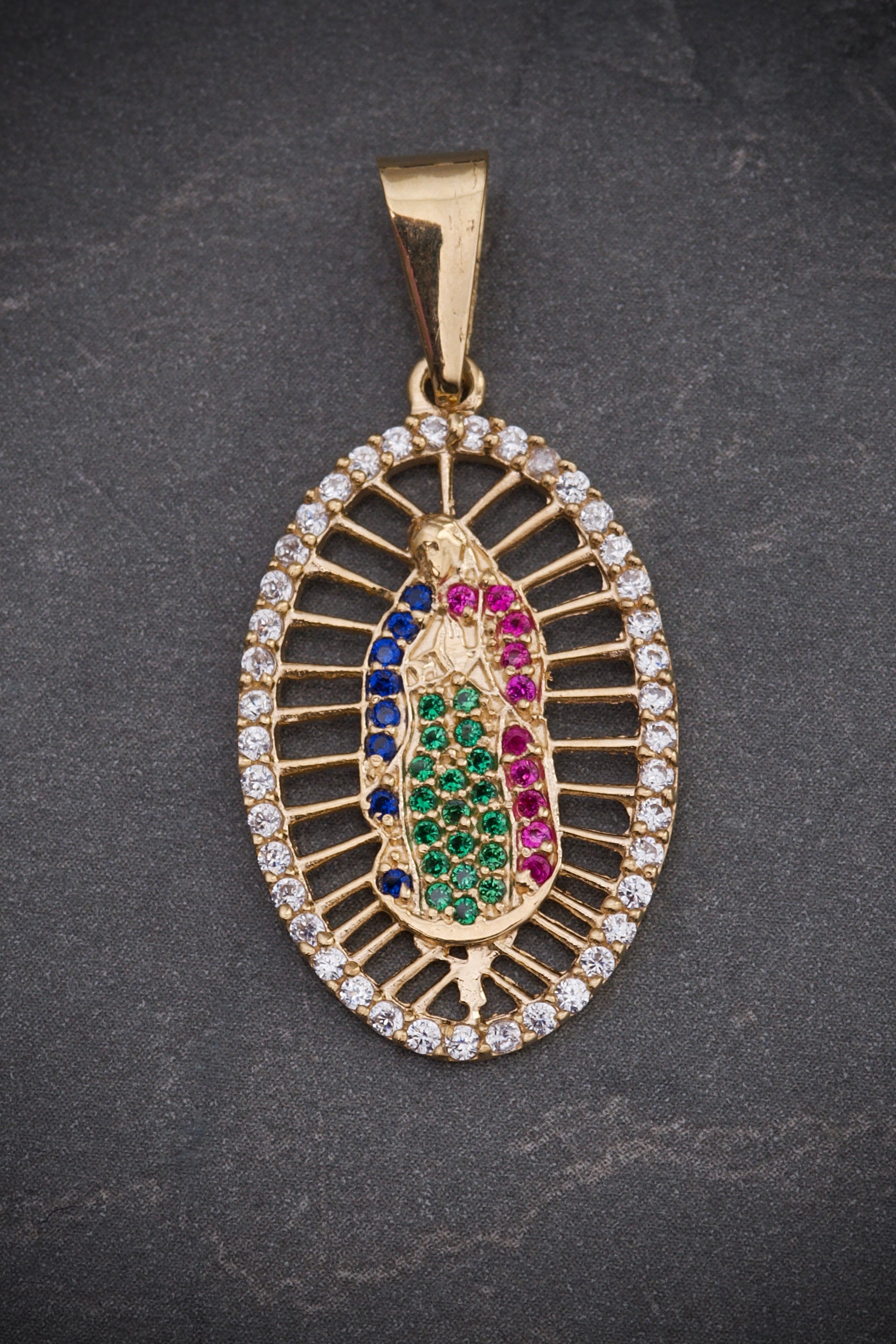Dije VIRGEN DE GUADALUPE COn Swarovski Multicolor 2.55gr / Largo 3.5cm / Oro Amarillo Nac P