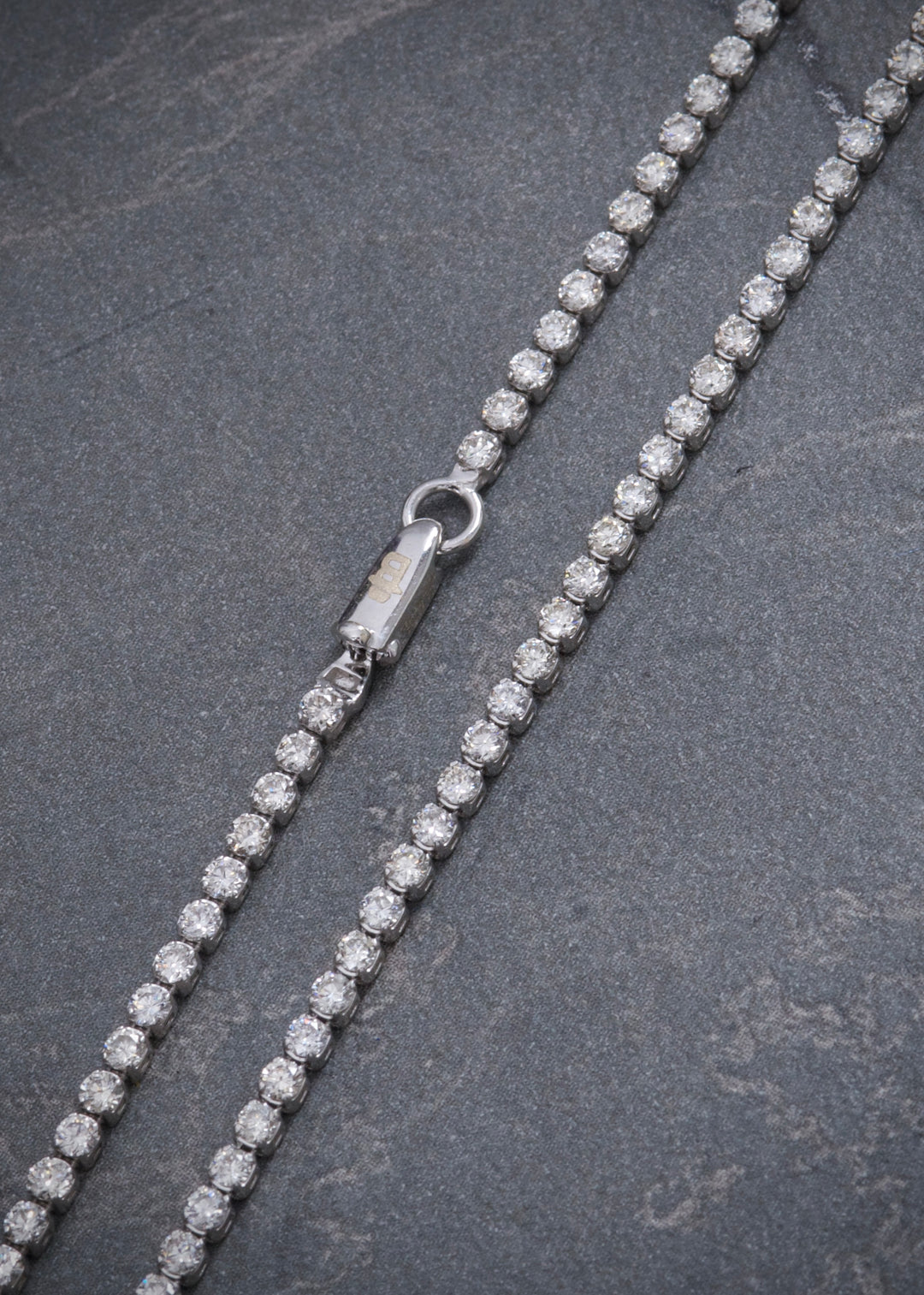 Cadena tenis con 420pts de diamante blanco 4.8gr / Largo 40cm — Oro Blanco