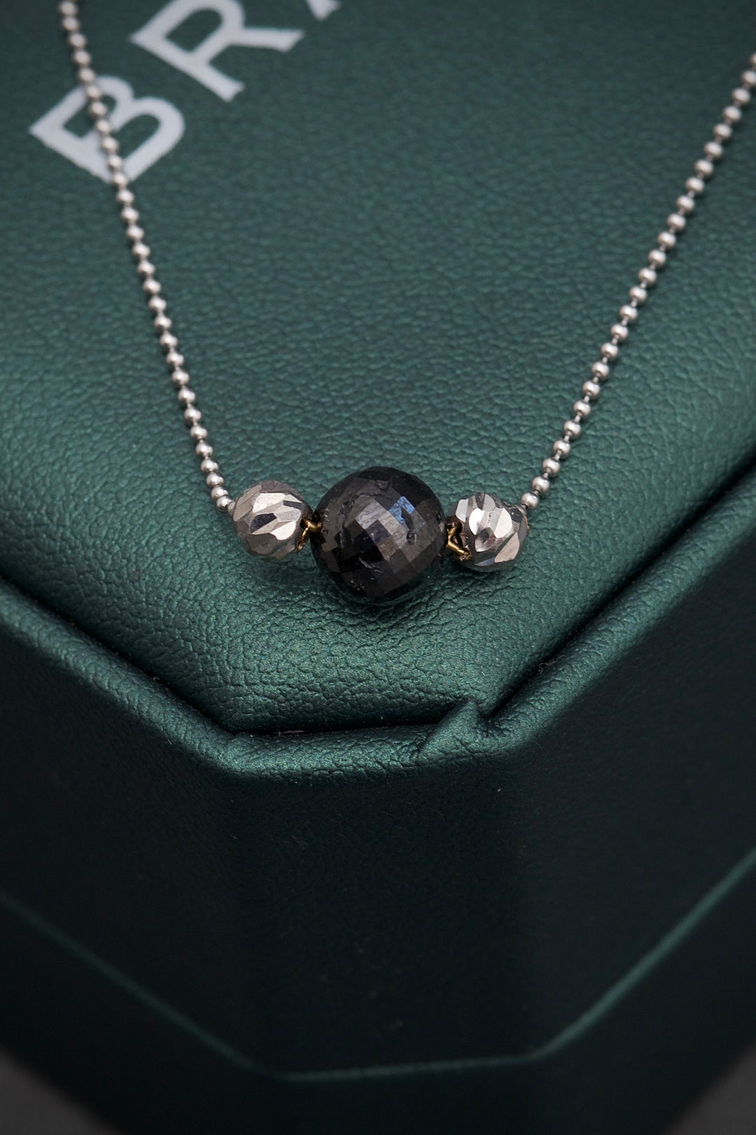 Cadena mini militar con 2.92qts de diamante negro 2.15gr / Largo 45cm — Oro Blanco