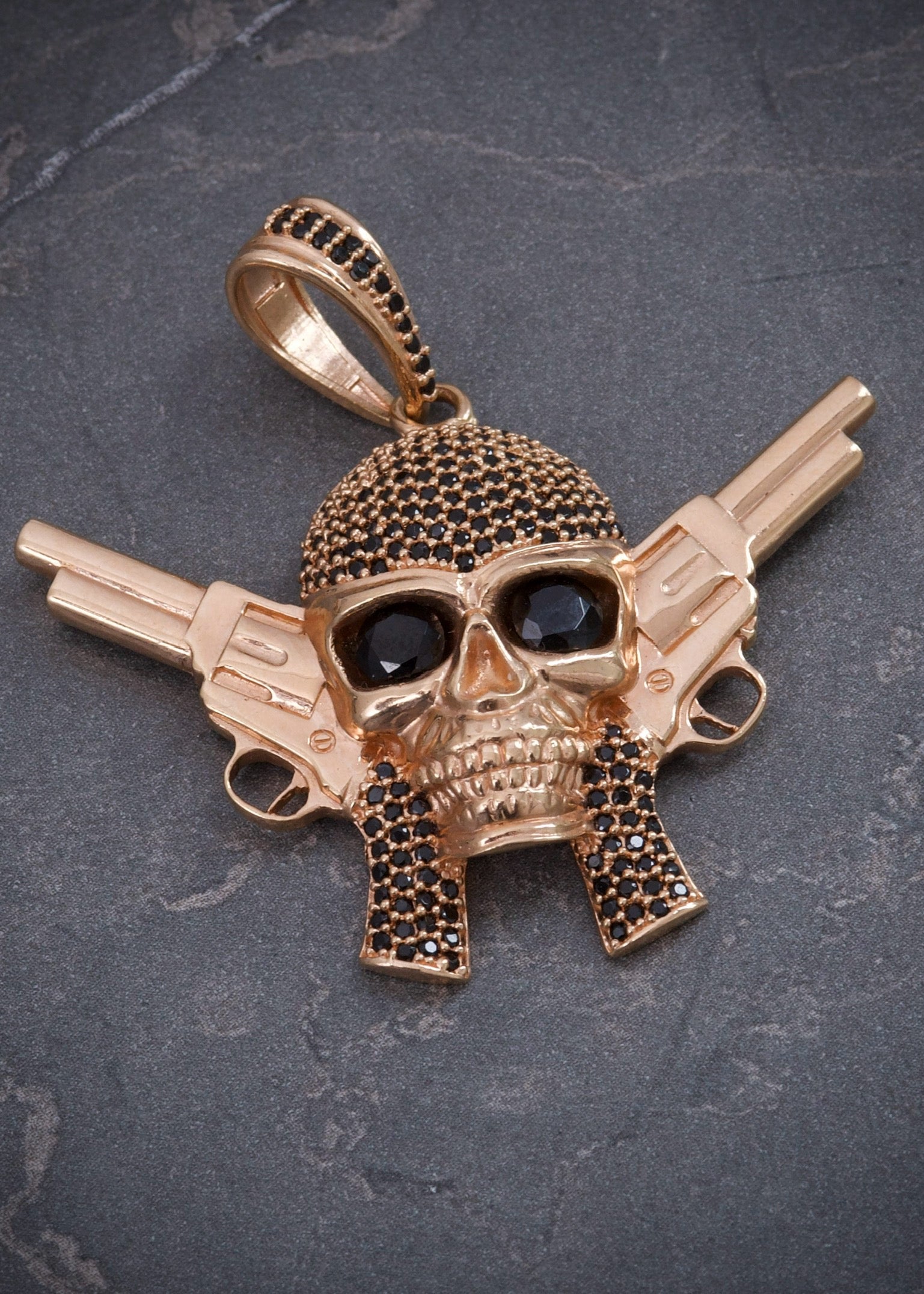 Dije CALAVERA CON SWAROVSKI NEGRO 12.1gr / Largo: 4.3cm / Oro Rosado Nac M