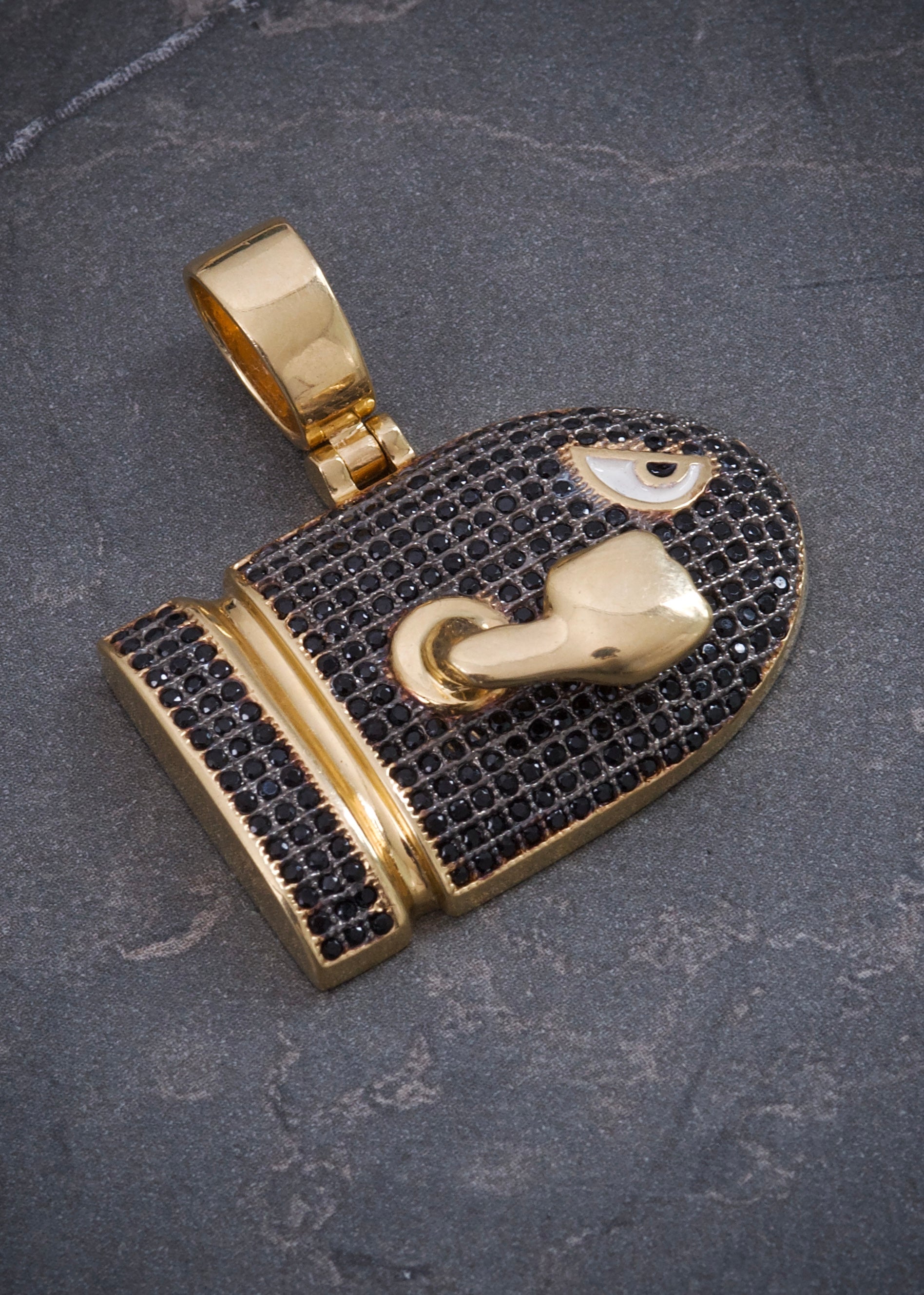 Dije BILL BALA CON SWAROVSKI NEGRO 14gr / Largo: 3.3cm / Oro Amarillo Nac M