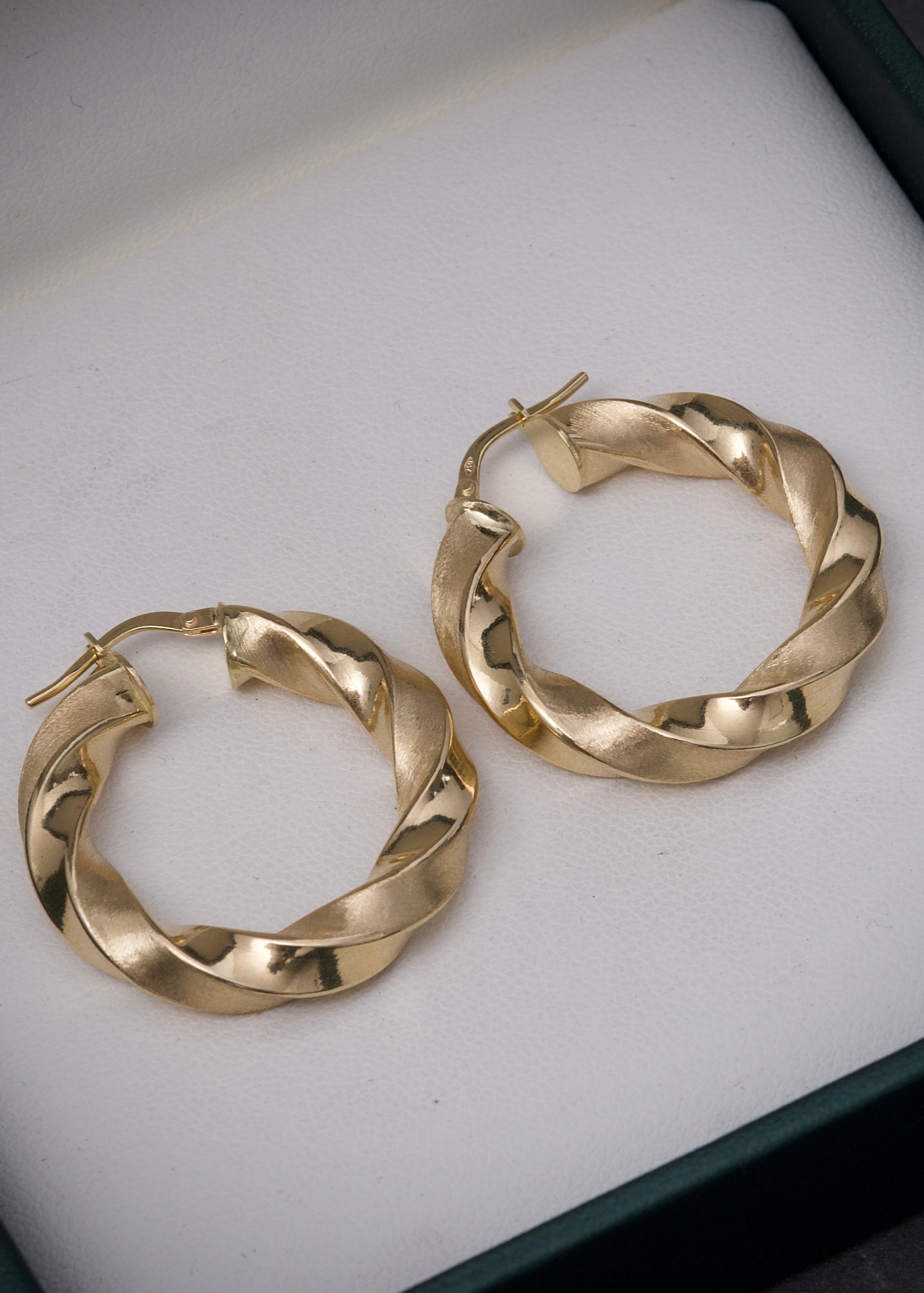 Candongas entorchadas mate 5gr / Largo: 3.3cm / Oro Amarillo italy cte P