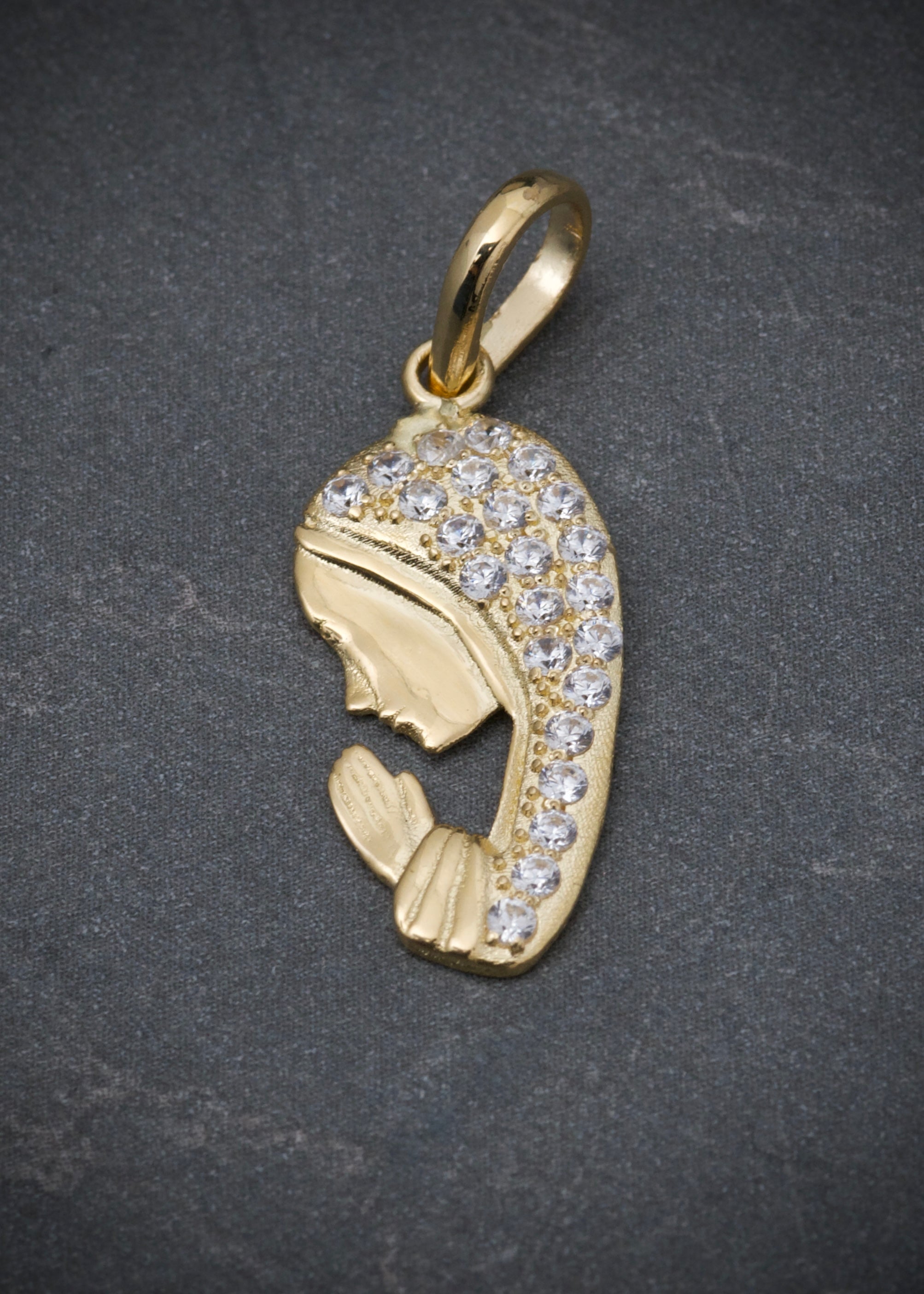 Dije virgen maria con swarovski blanco 2.05gr / Largo: 2.8cm / Oro Amarillo Nac B