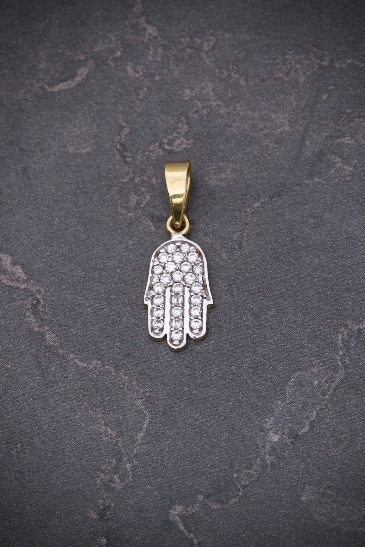 Dije mano Hs Con Swarovski Blanco 0.9gr / Largo 1.9cm / Oro Amarillo italy +3 M