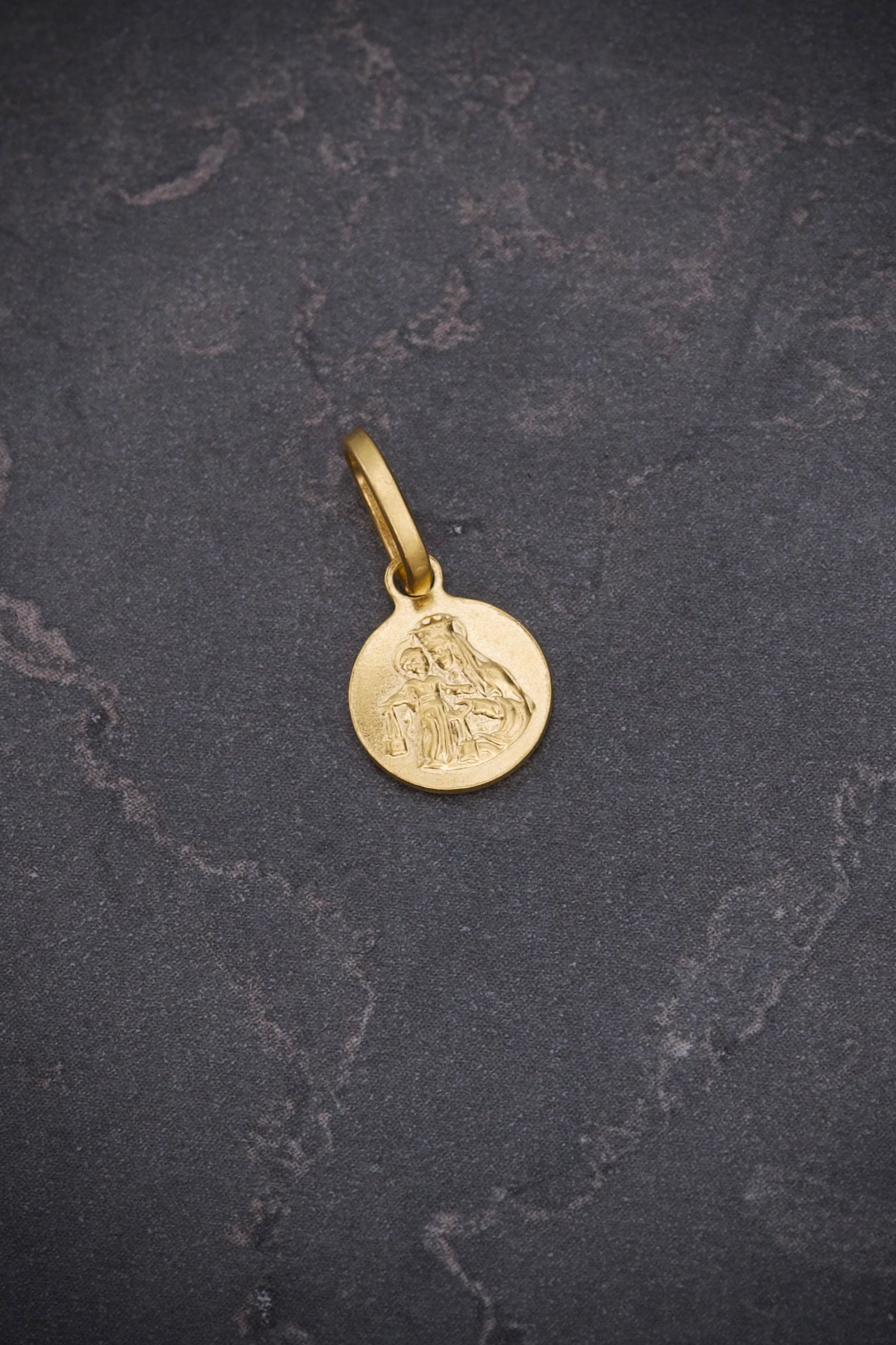 Dije medalla virgen del carmen y corazon de jesus 0.85gr / Largo 1.5cm / Oro Amarillo italy +2 B