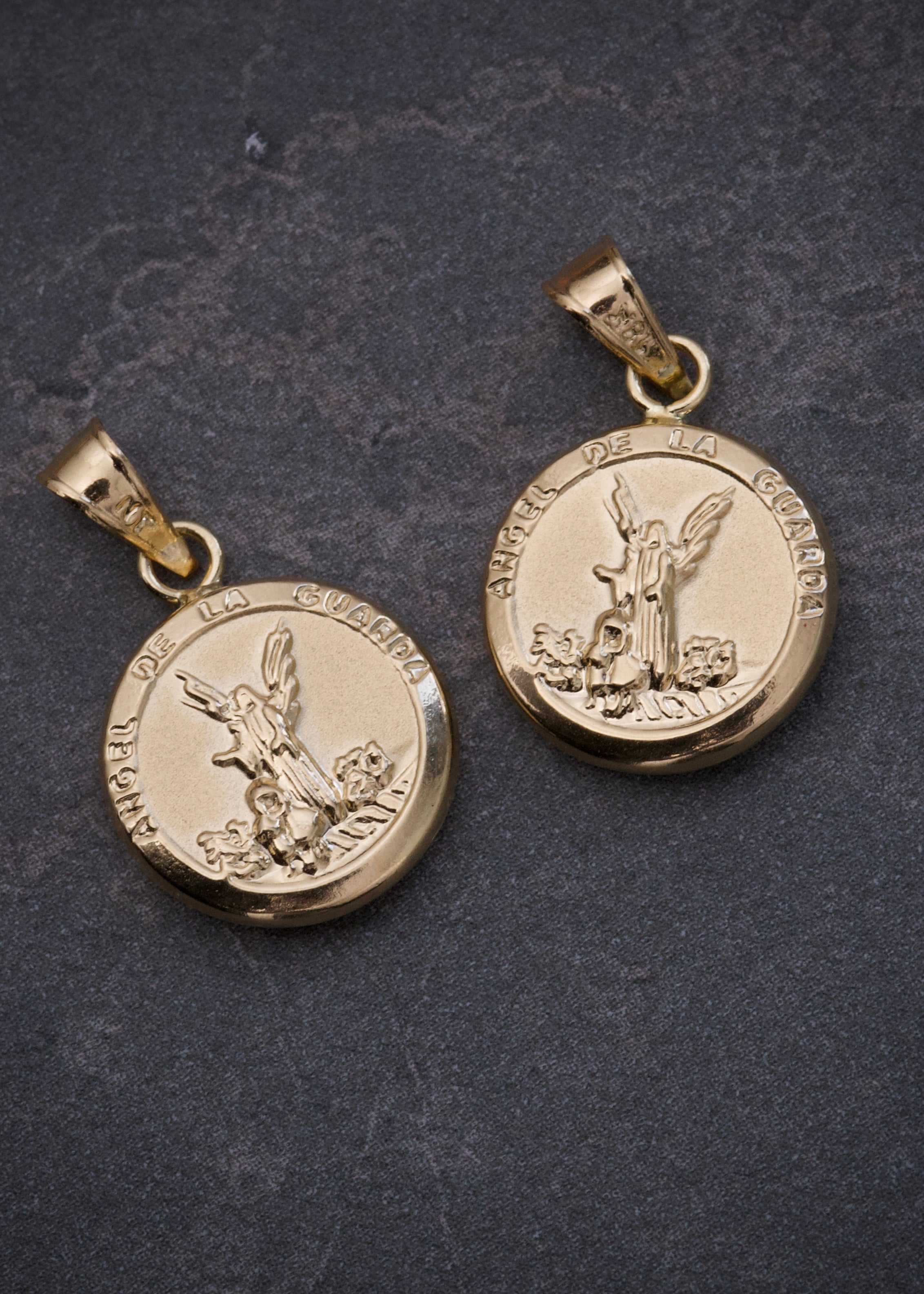 Dije angel de la guarda 0.7gr / Largo 2cm / Oro Amarillo Nac P