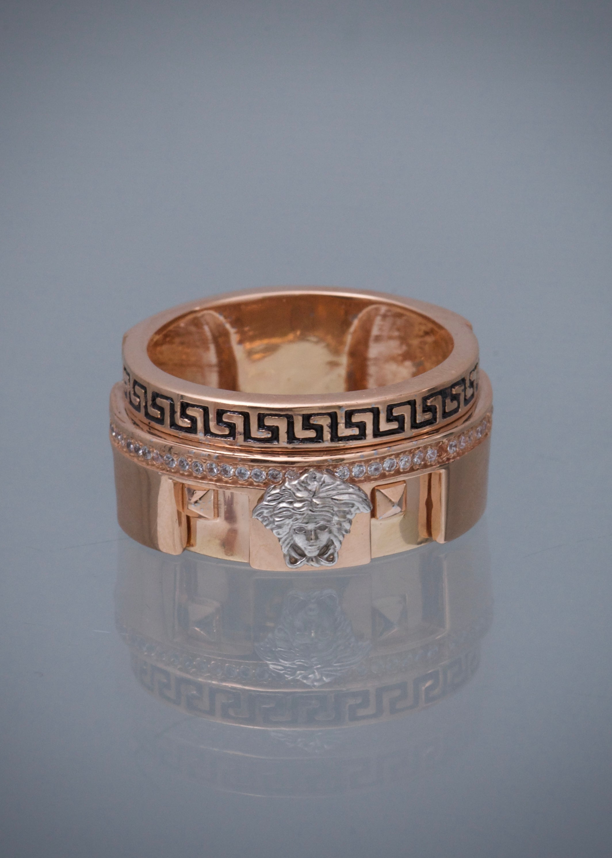 Anillo medusa 17.45gr / TALLA 10 3/4 / Oro Rosado Nac B