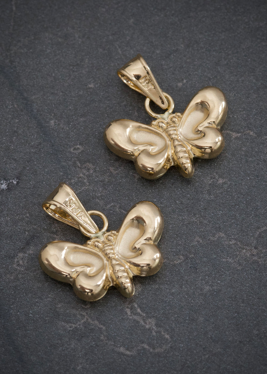Dije mariposa 0.8gr / Largo 1.7cm — Oro Amarillo