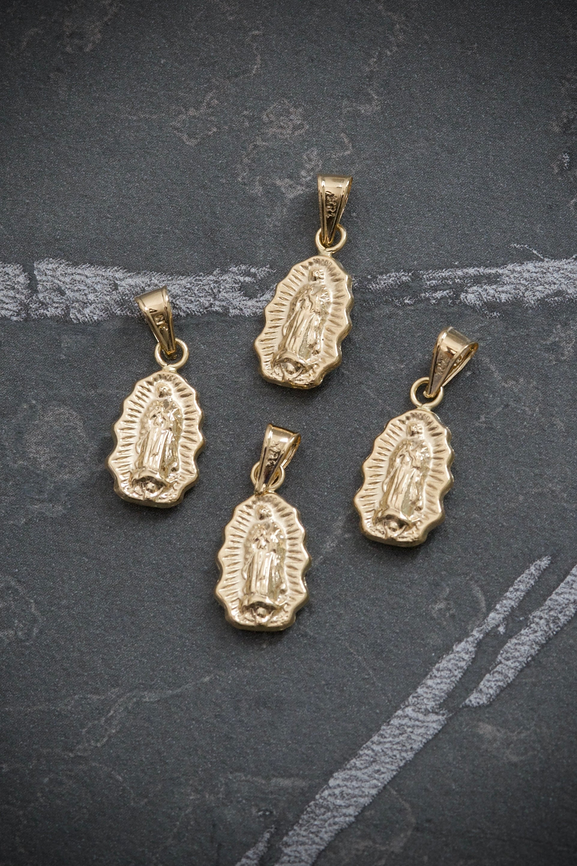Dije virgen de guadalupe 0.5gr / Largo 2cm — Oro Amarillo