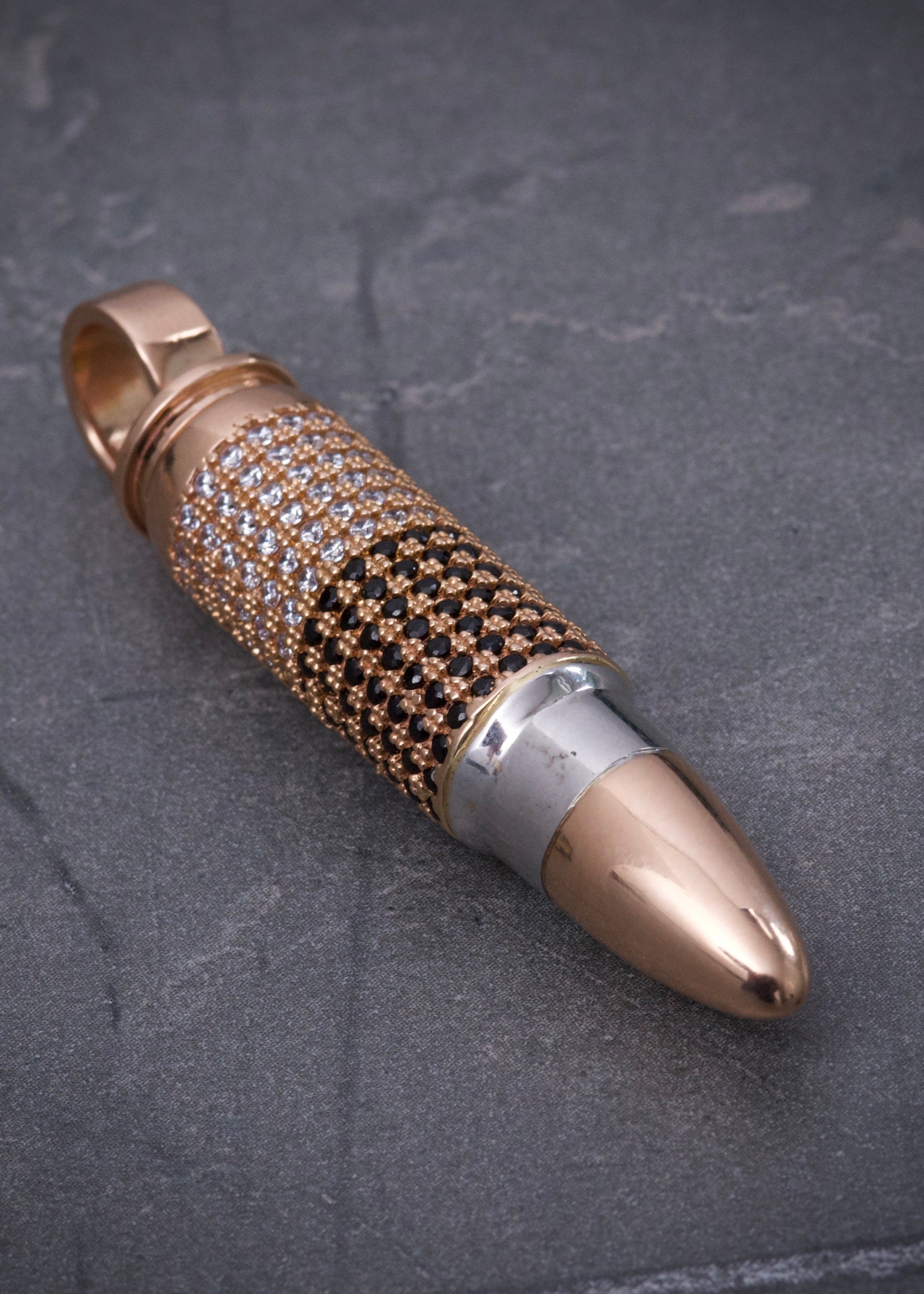 Dije bala con cuchara 16.2gr / Largo 5.3cm / Dos Oros Nac B