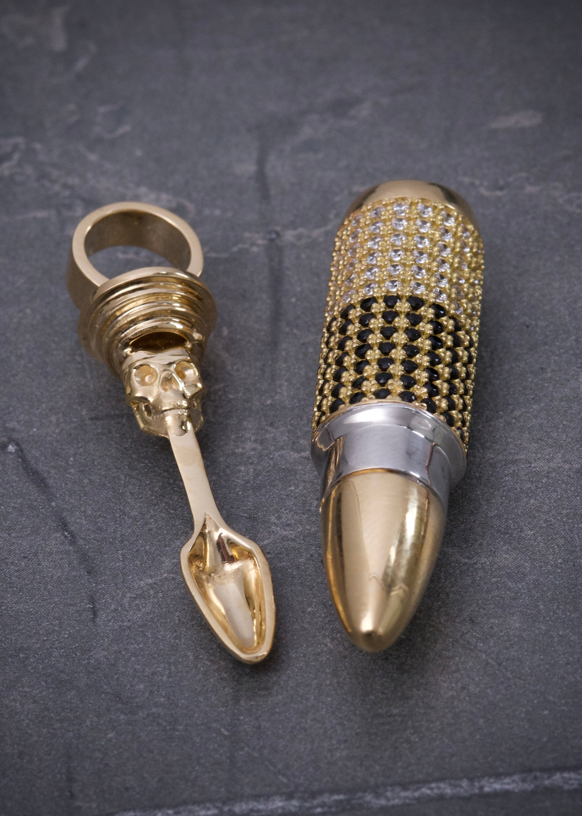 Dije bala con cuchara 16.8gr / Largo 5.3cm / Dos Oros Nac M