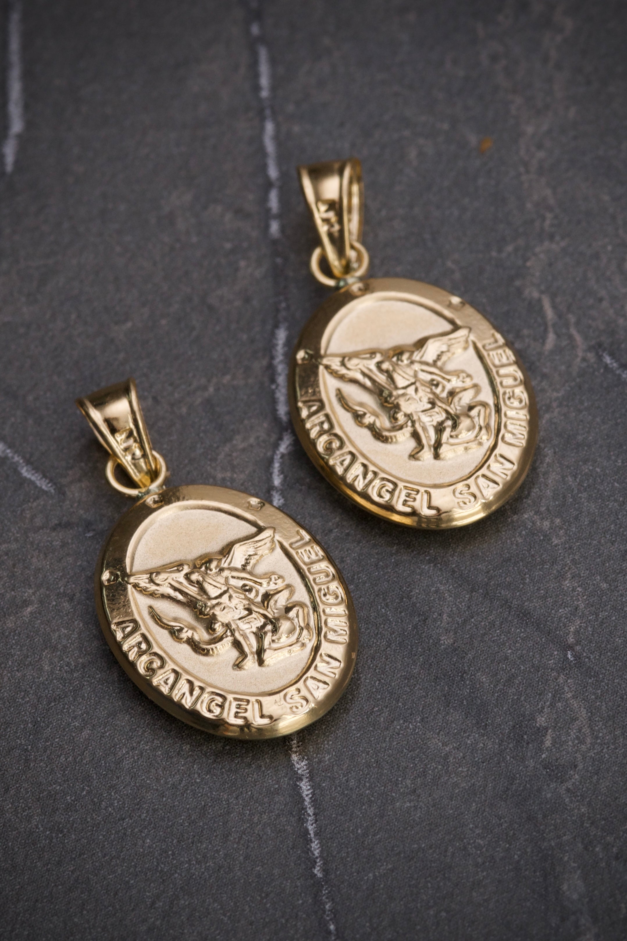 Dije arcangel san miguel 1.15gr / Largo 2.5cm / Oro Amarillo Nac B