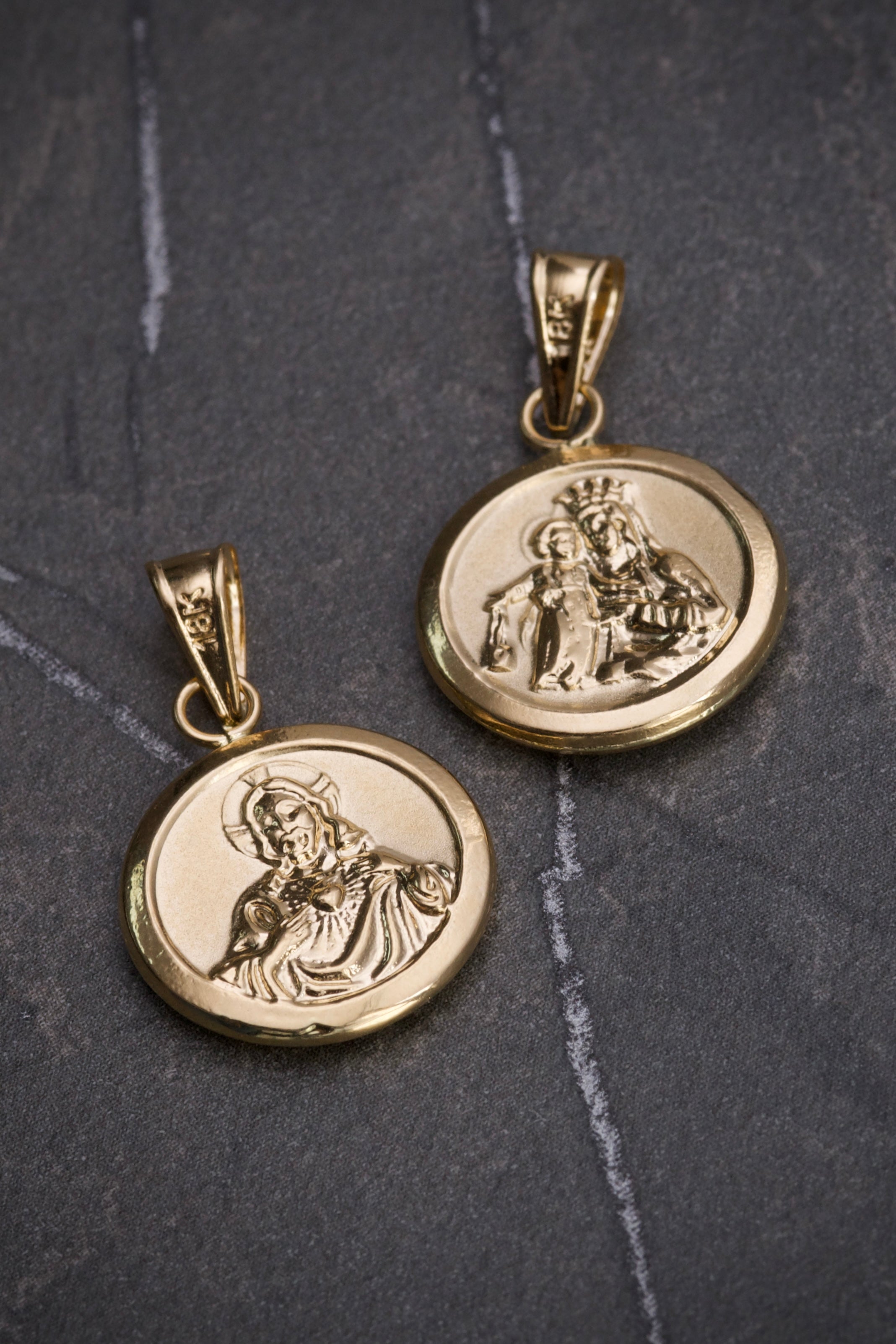 Dije virgen del carmen 1gr / 1.2cm / Oro Amarillo Nac P