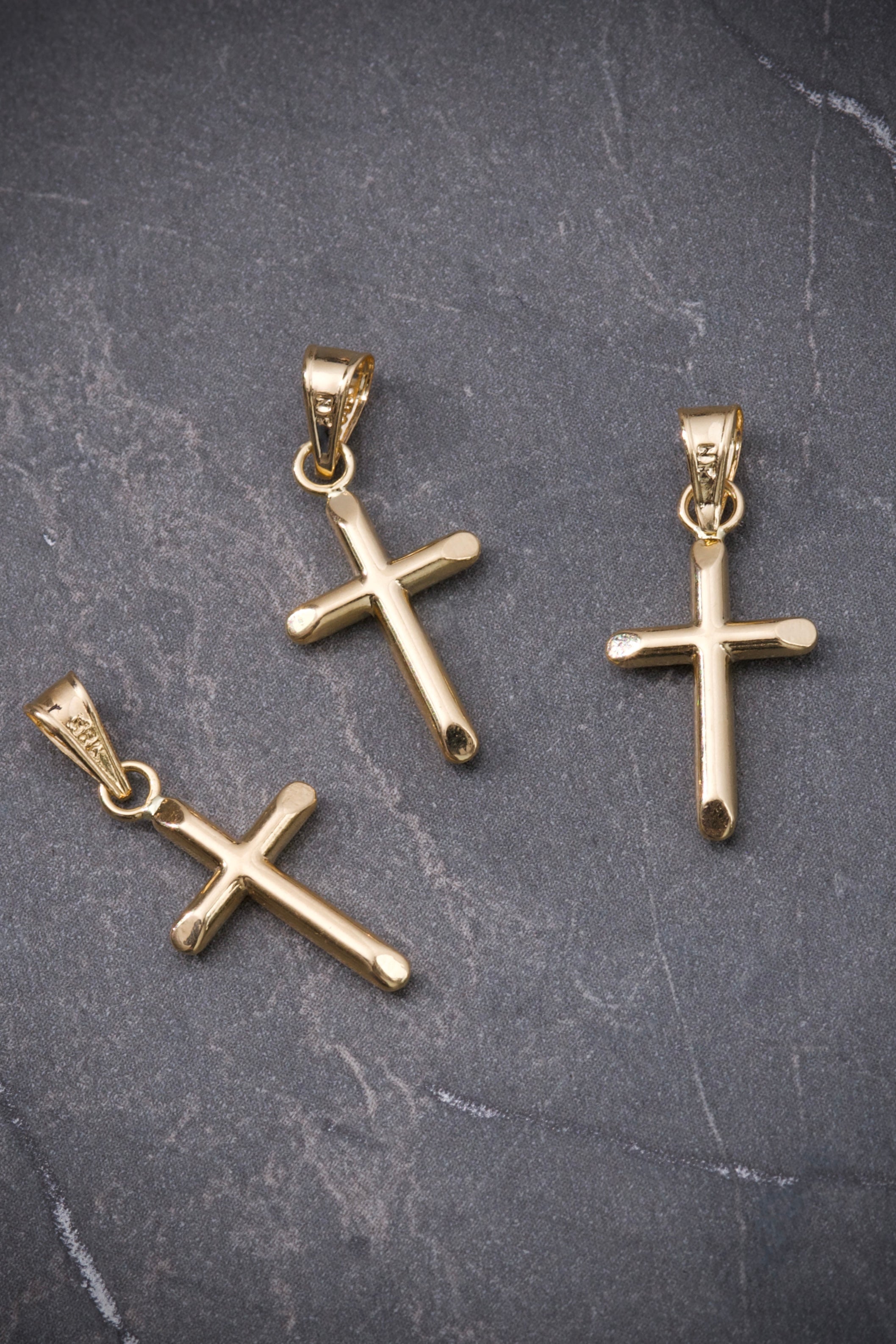 Dije de cruz lisa 0.4gr / 2.3cm / 10mm — Oro Amarillo