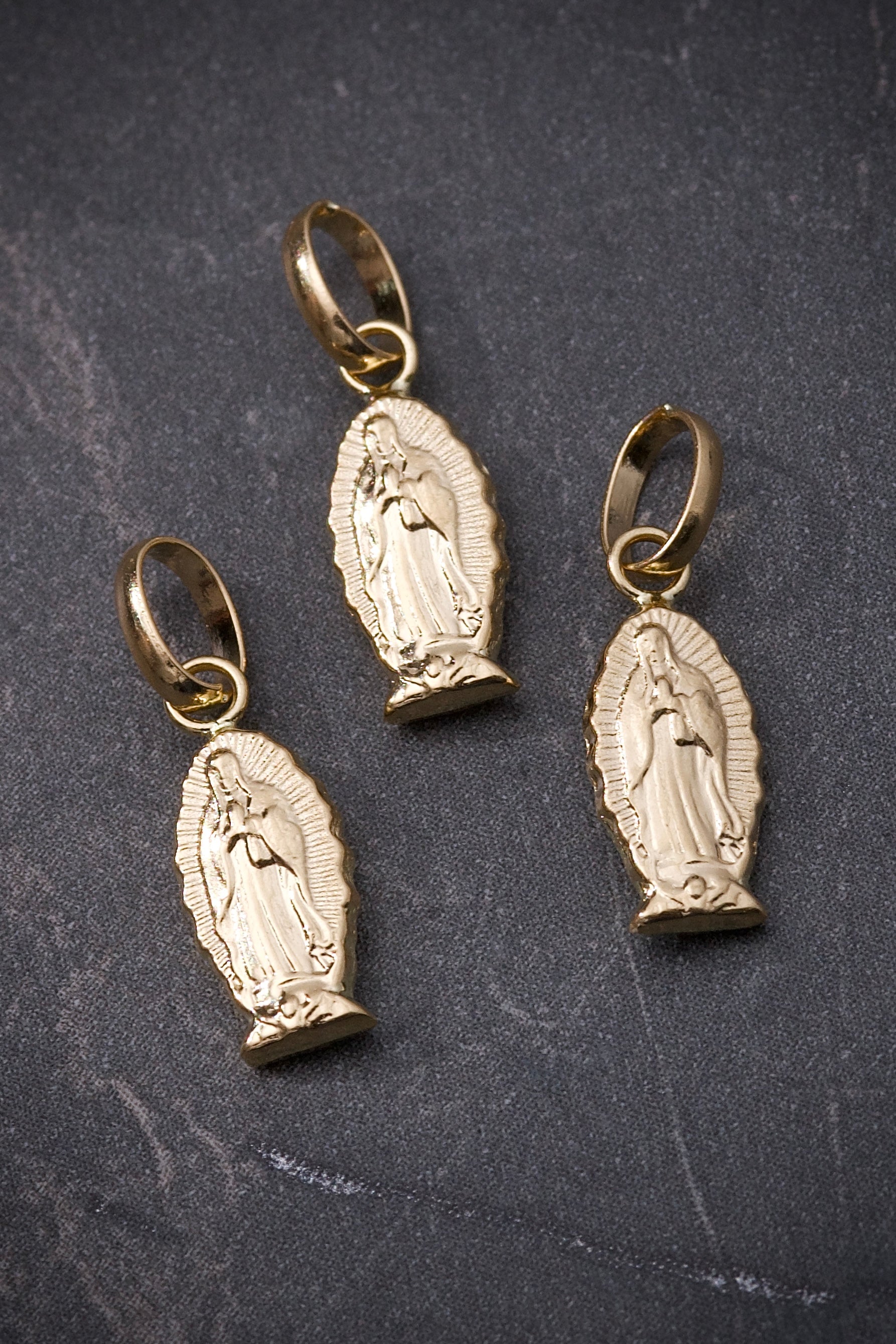 Dije virgen de guadalupe 0.35gr / Largo 1.7cm / Oro Amarillo Nac P