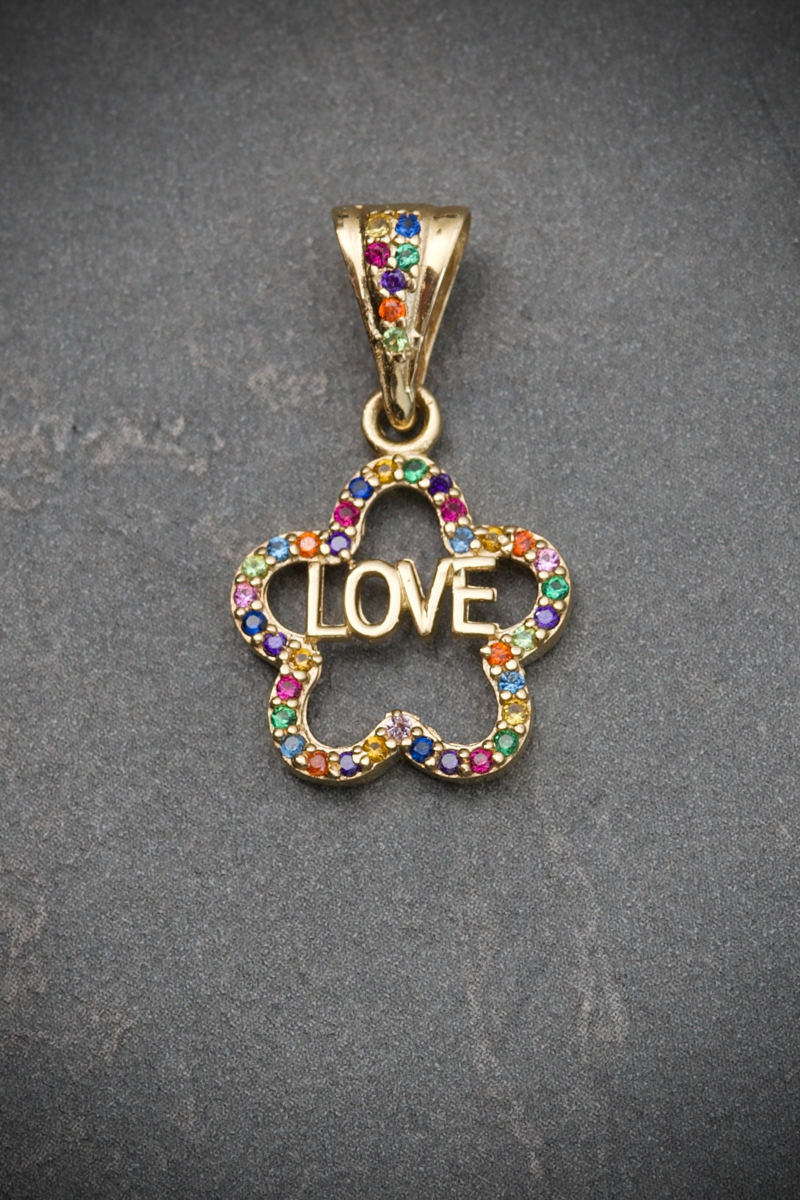 Dije de flor love con swarovski multicolor 1.45gr / 2.4cm / Oro Amarillo Nac M