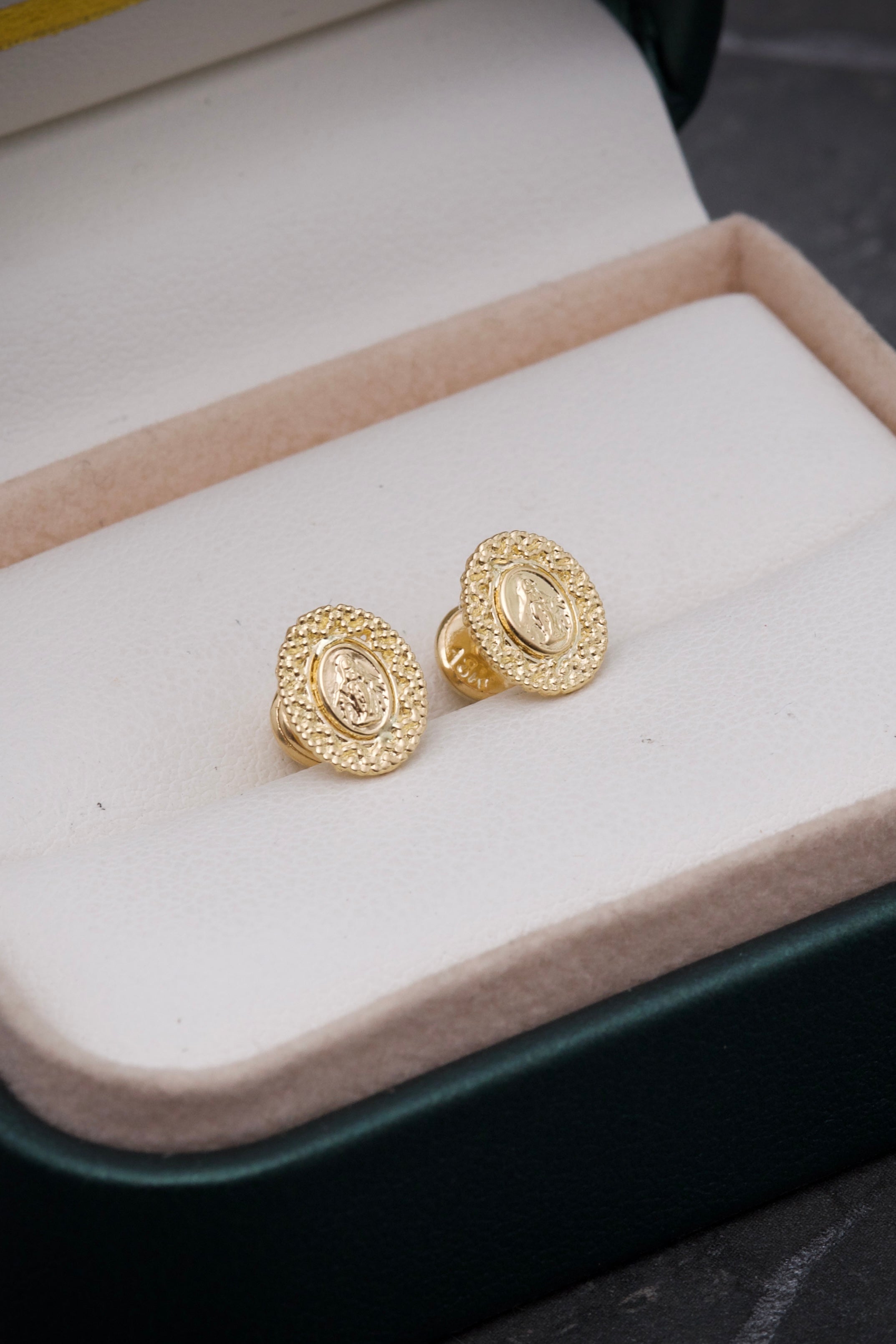 Topos Virgen de la milagrosa 1.2gr / Largo 0.4cm / Oro Amarillo Nac M