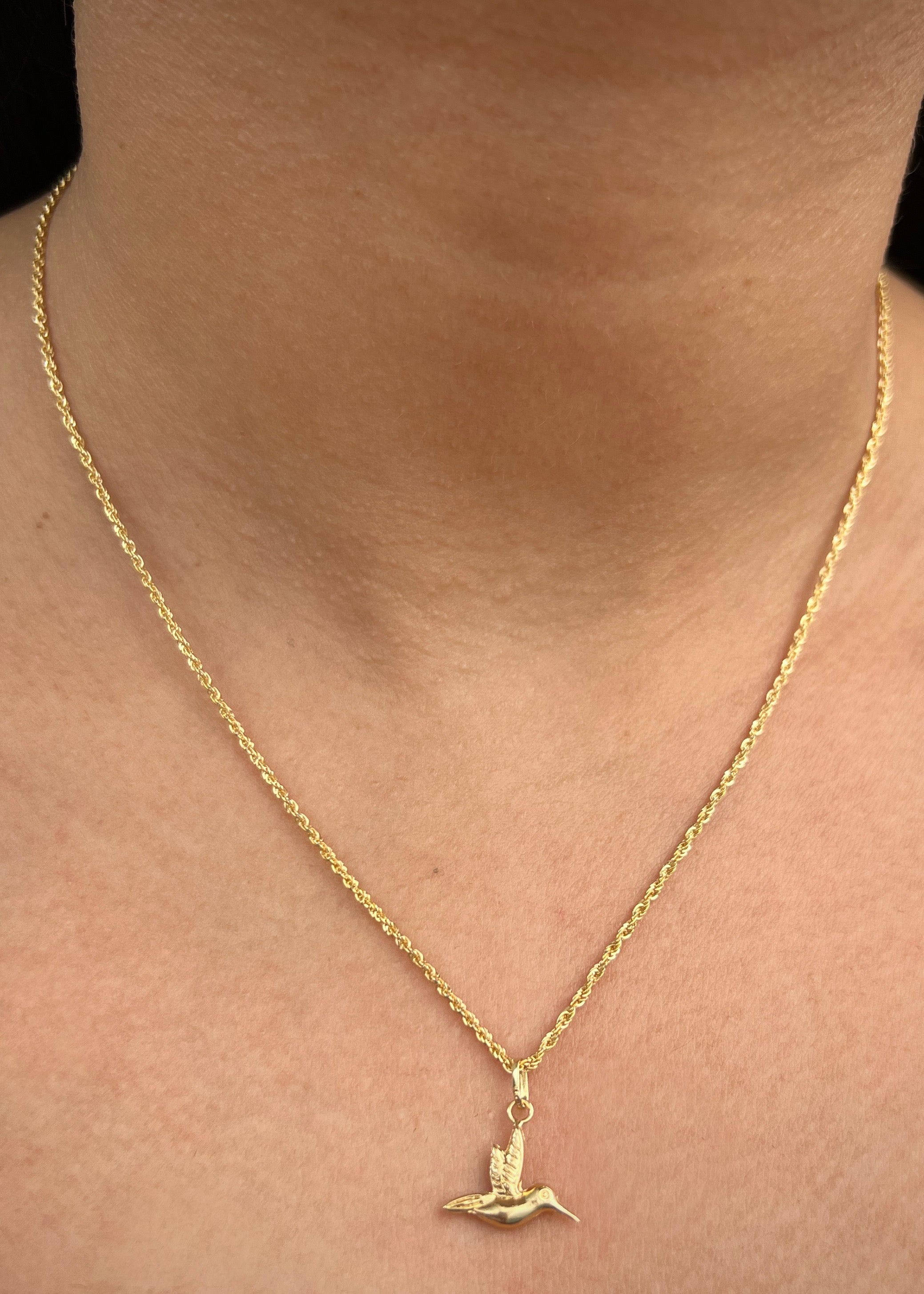 Dije colibri 0.4gr / Largo 1.8cm / Oro Amarillo Nac B