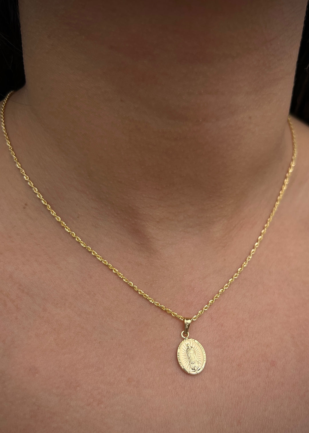 Dije virgen de guadalupe 0.6gr / Largo 2cm — Oro Amarillo
